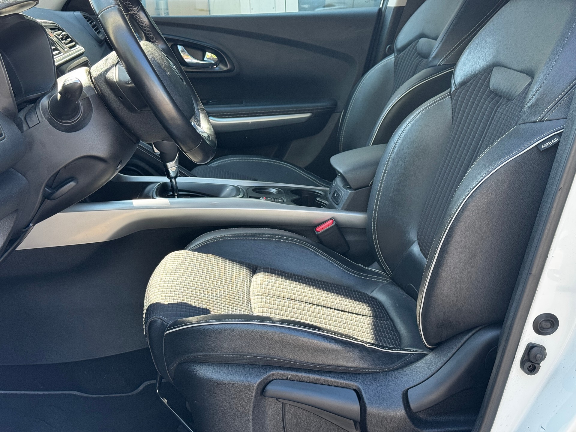 RENAULT Kadjar 1.2 16V Turbo Bose EDC-image-8