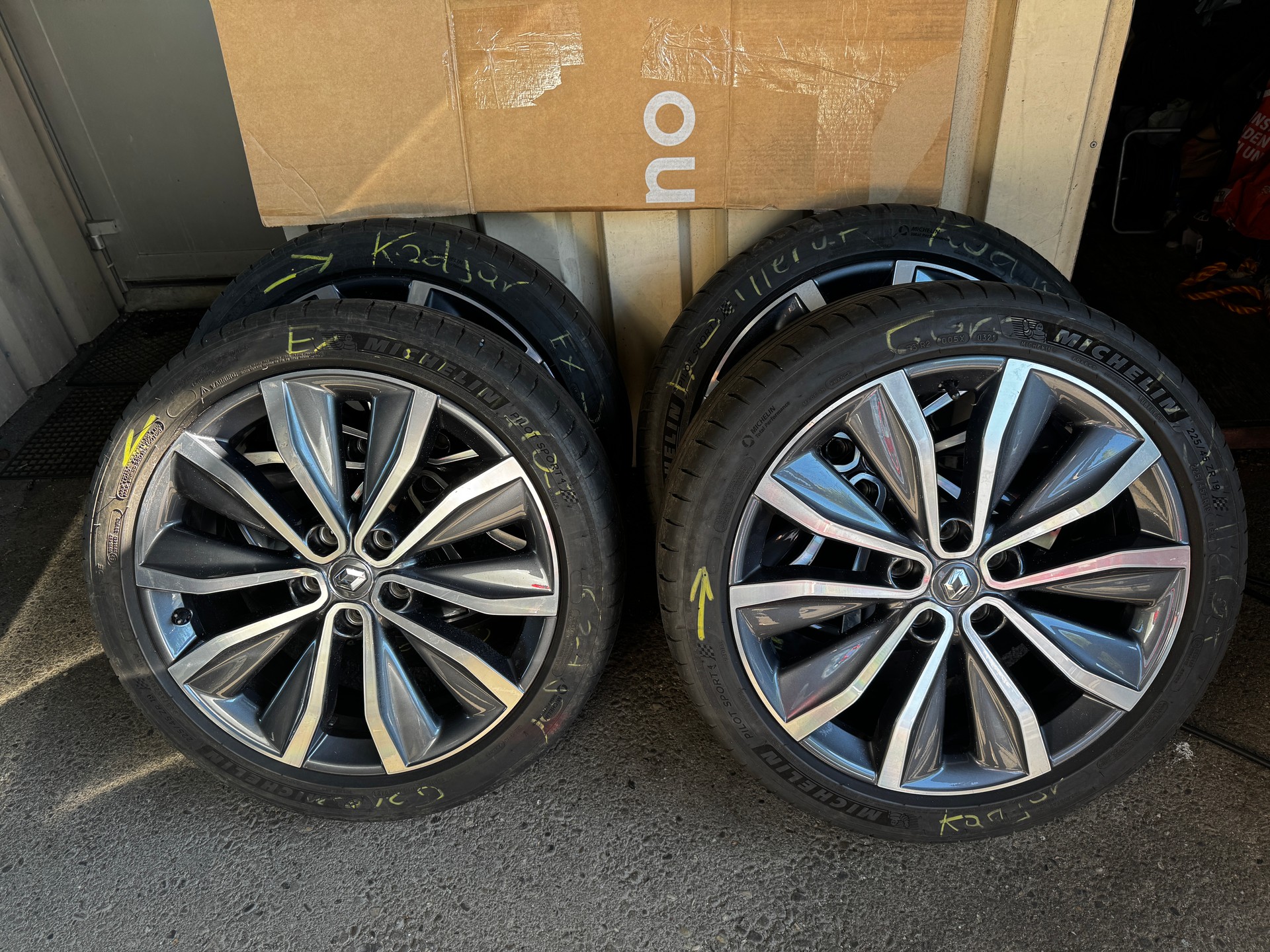 RENAULT Kadjar 1.2 16V Turbo Bose EDC-image-13