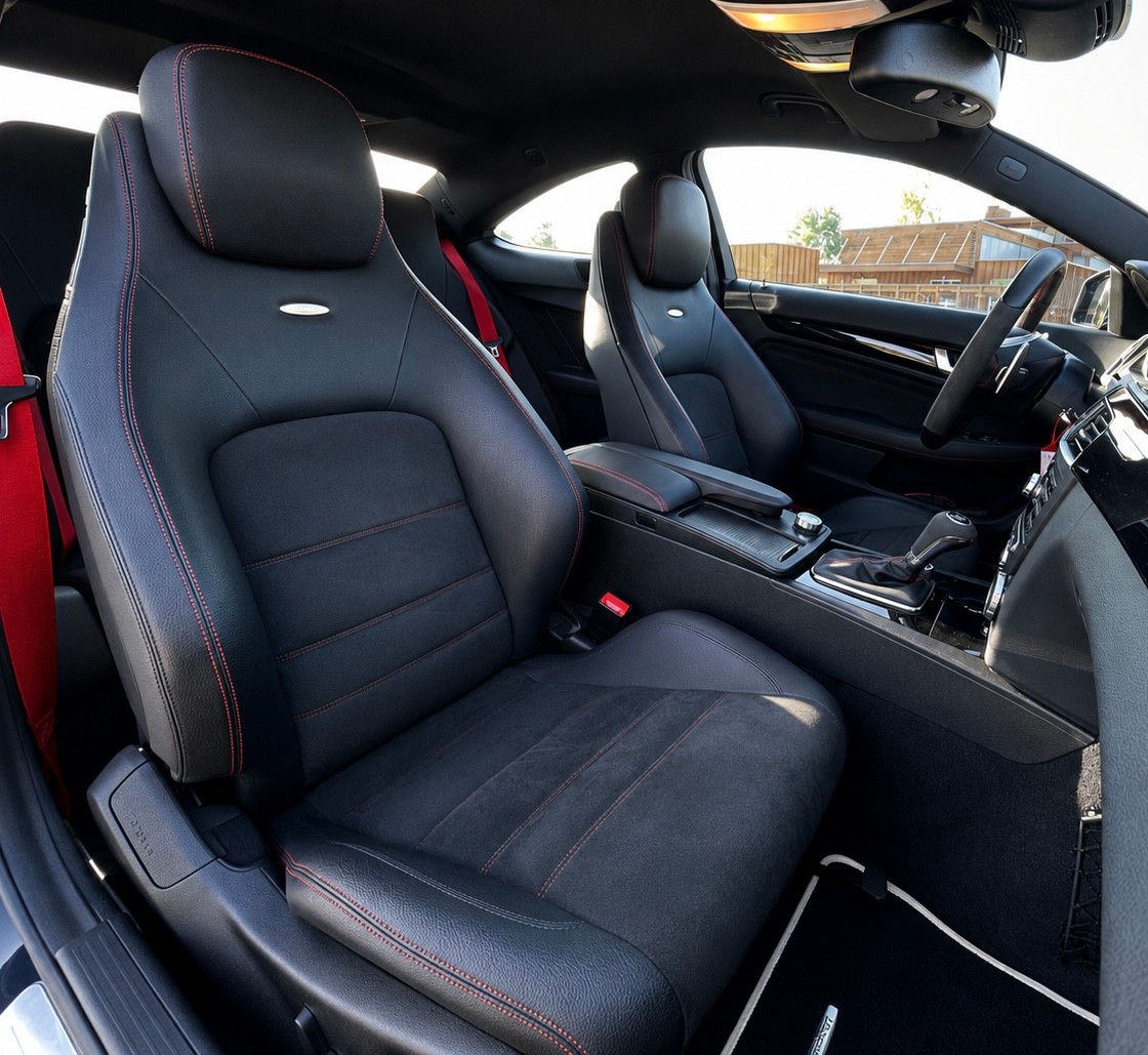 MERCEDES-BENZ C63 AMG Black Series-image-5