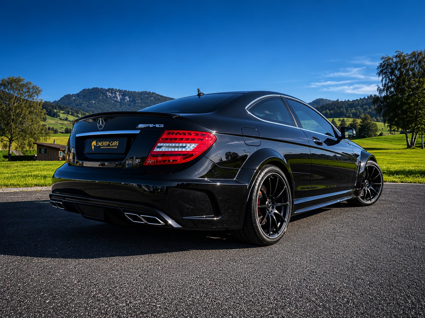 MERCEDES-BENZ C63 AMG Black Series-showroom-element-2