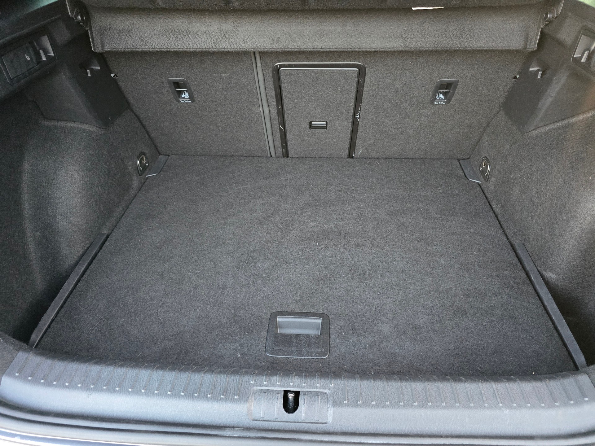 CUPRA Formentor 1.5 TSI Inicio DSG*TOP-ZUSTAND*Frsch ab MFK"Frisch ab Service*Anhängerkupplung-image-9