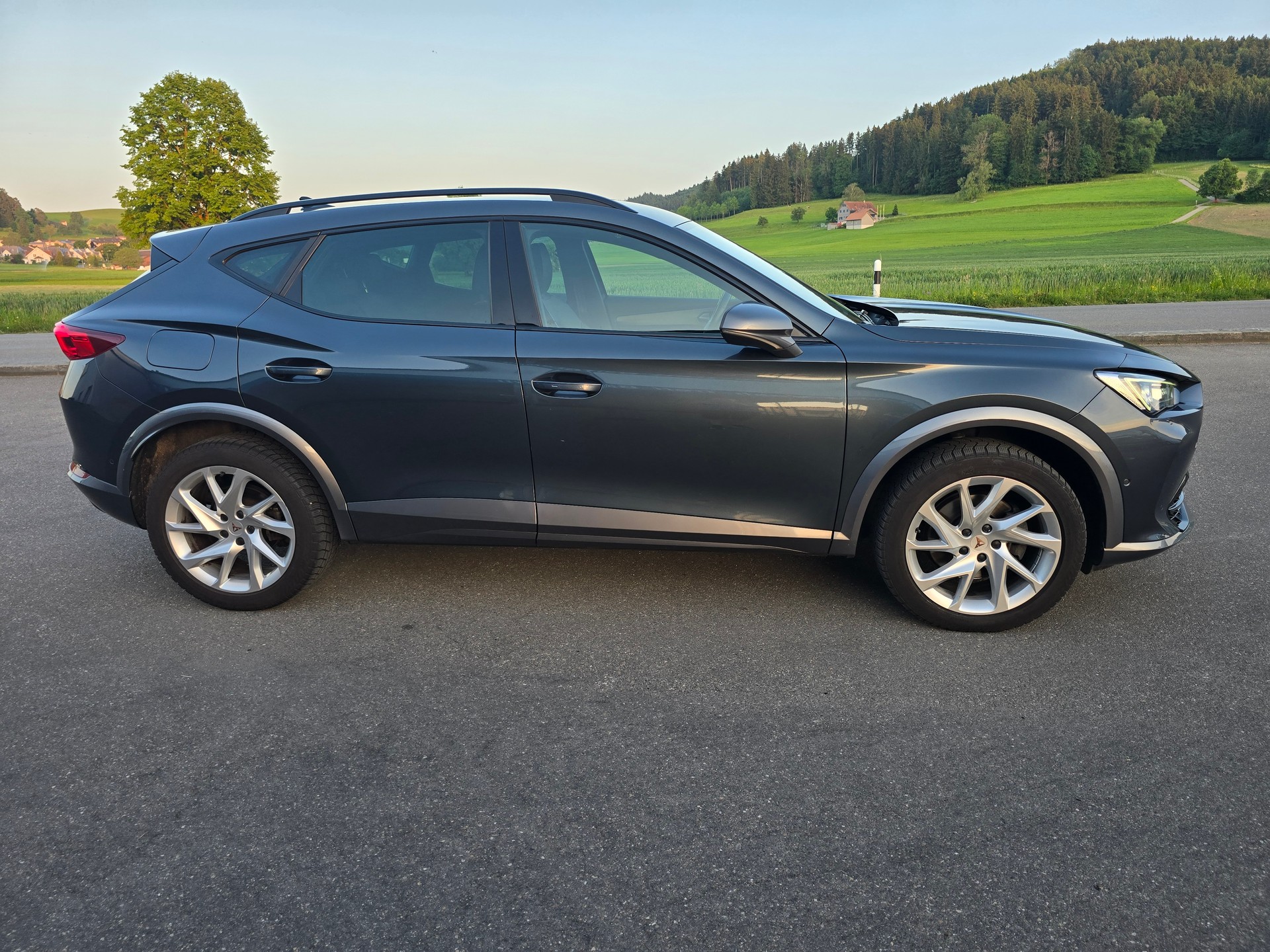 CUPRA Formentor 1.5 TSI Inicio DSG*TOP-ZUSTAND*Frsch ab MFK"Frisch ab Service*Anhängerkupplung-image-2
