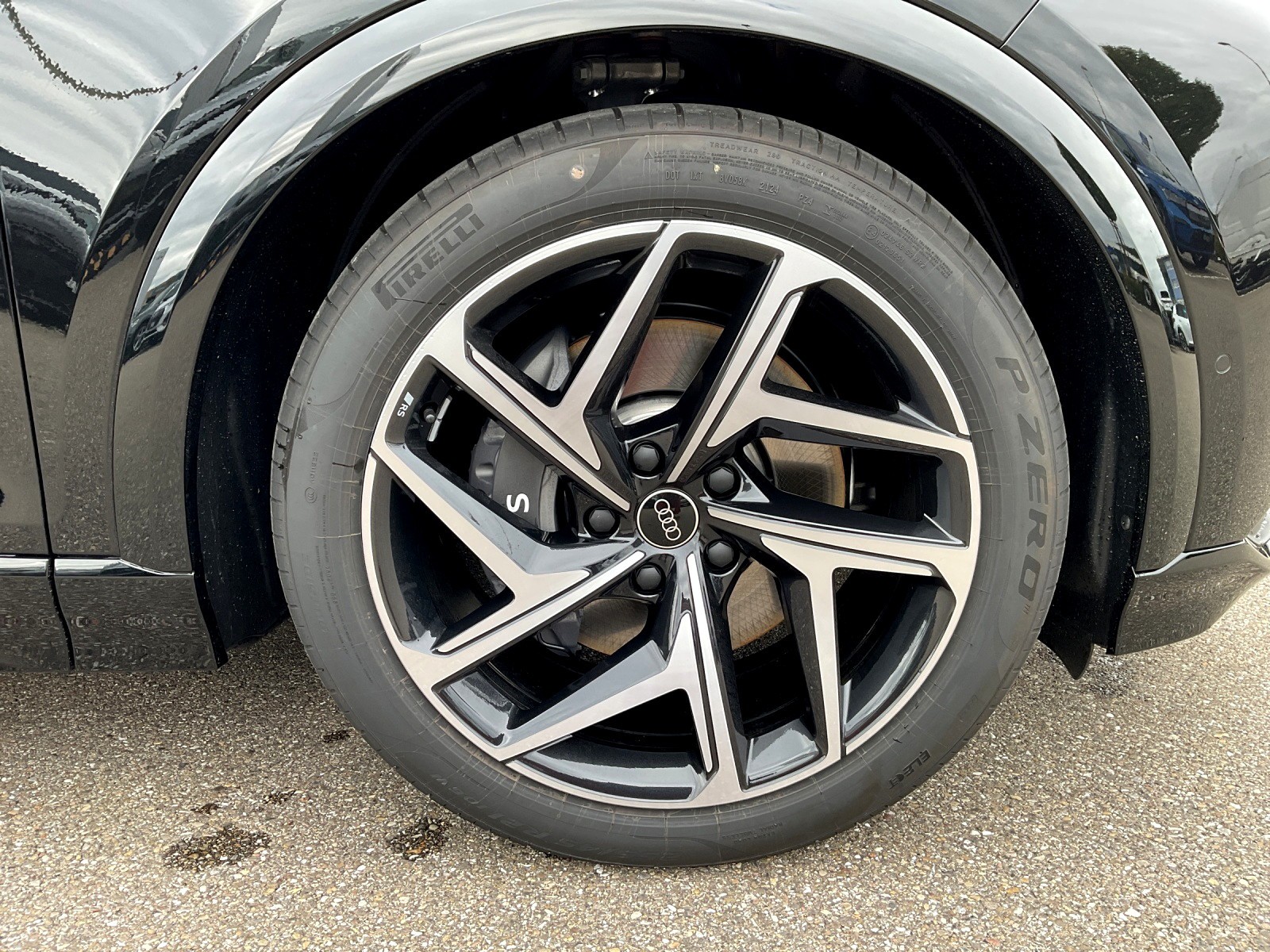 AUDI SQ6 e-tron quattro-image-12