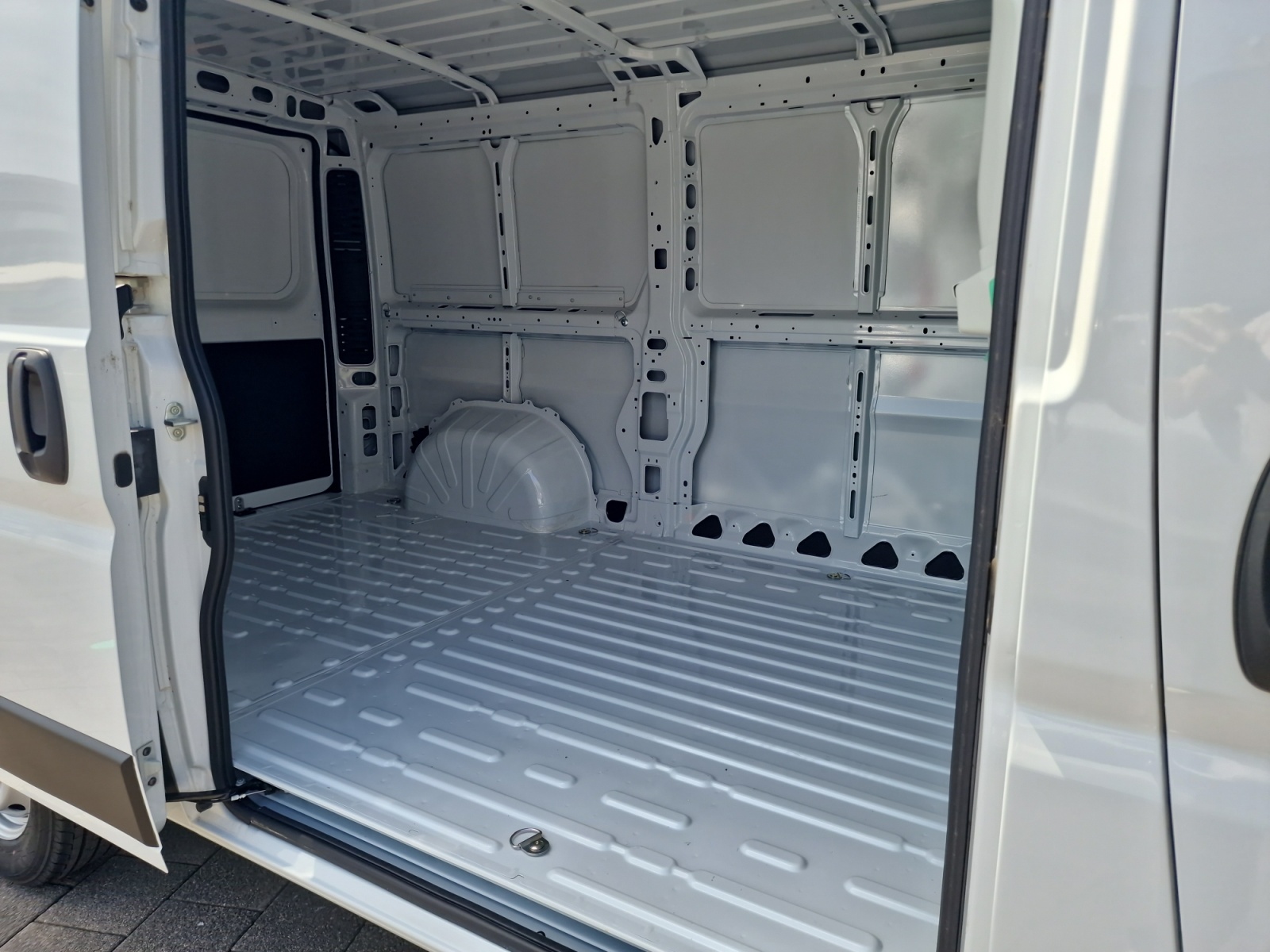 FIAT Ducato 35 L2H1 Nutzlast 1385kg-image-13