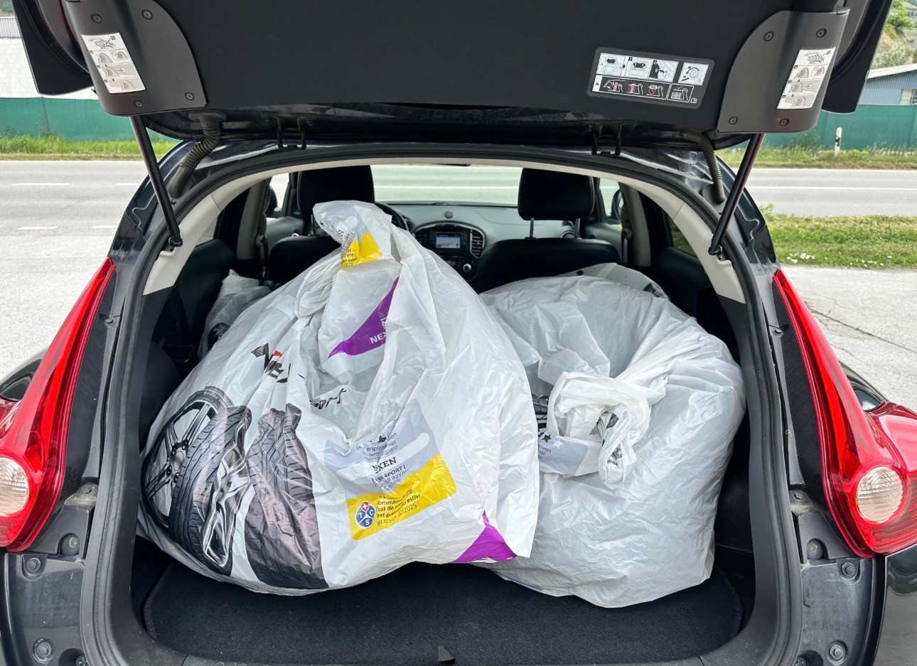 NISSAN Juke 1.6 DIG-T tekna 4x4 Xtronic M-CVT-image-14