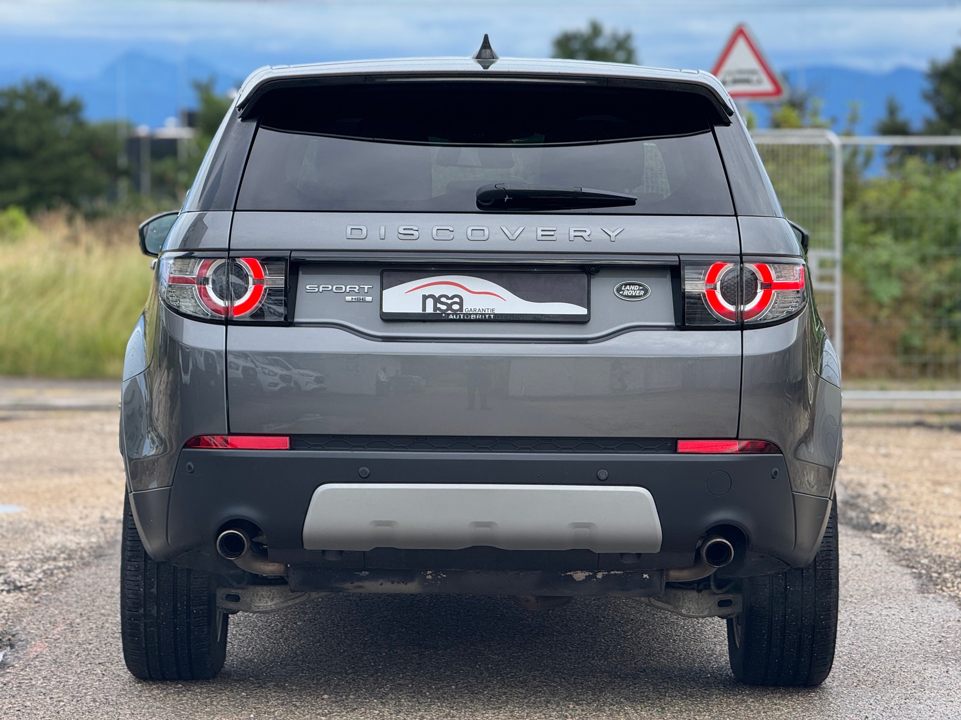 LAND ROVER Discovery Sport 2.0 TD4 HSE AT9-image-4