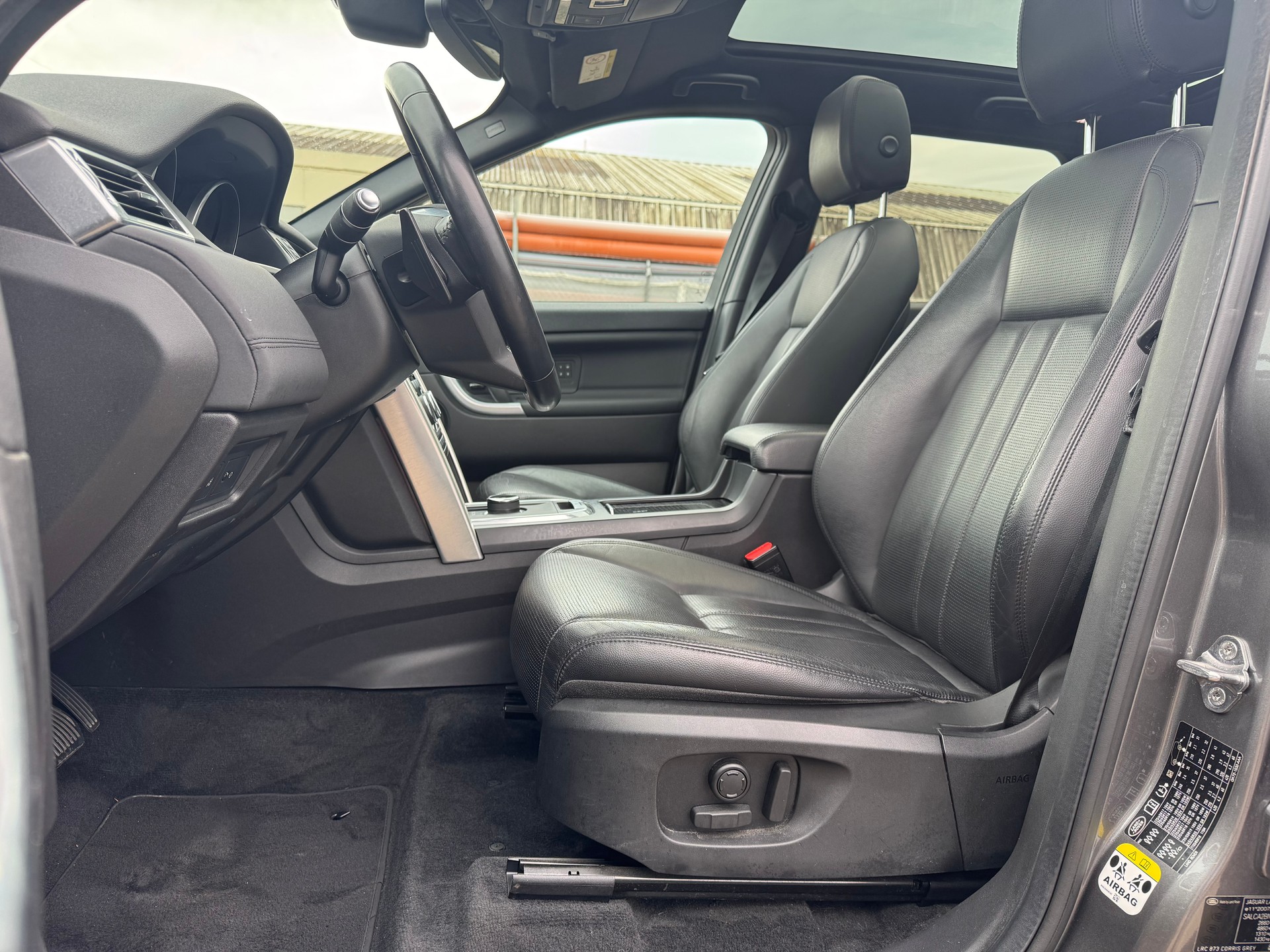 LAND ROVER Discovery Sport 2.0 TD4 HSE AT9-image-9