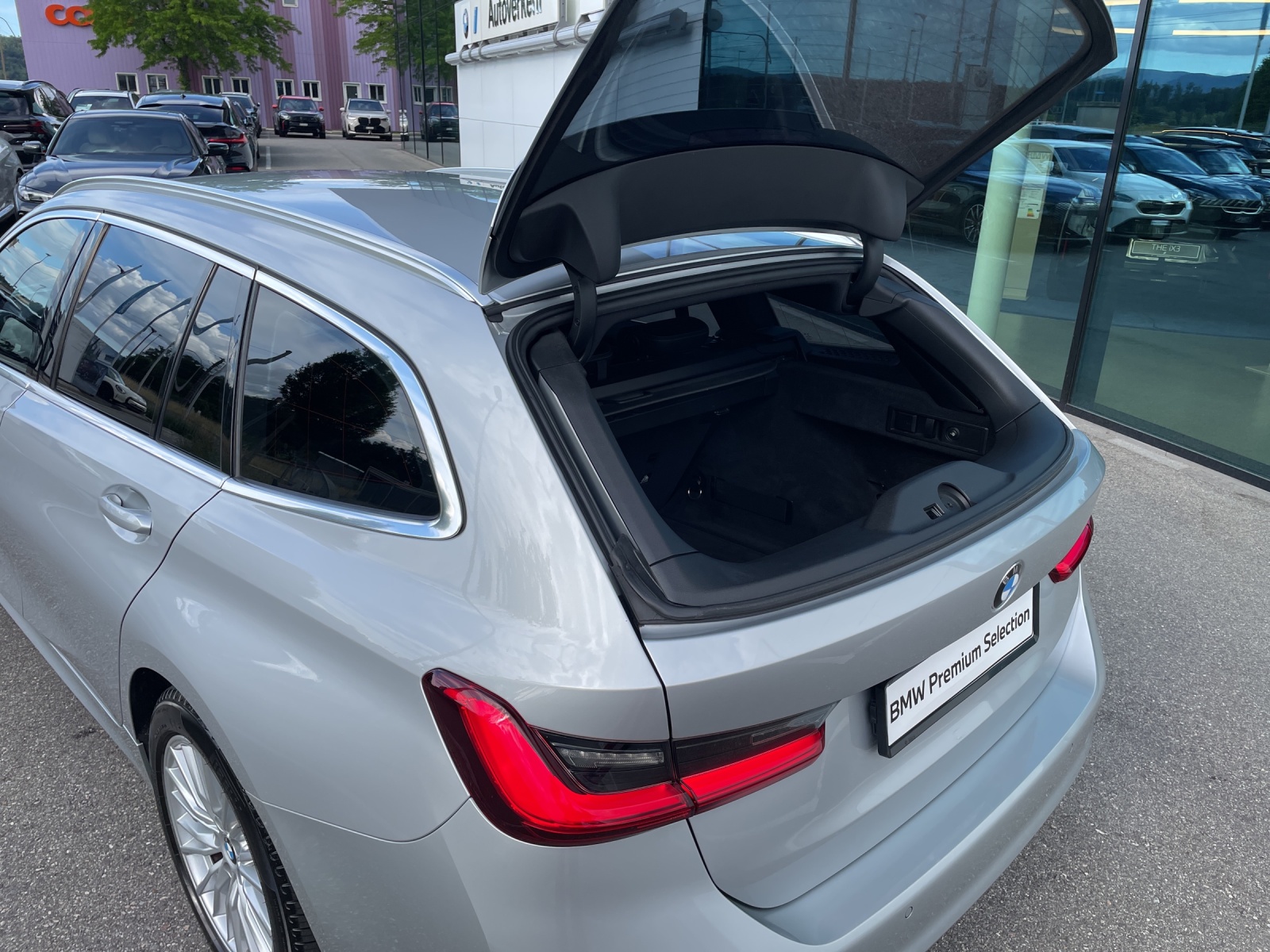 BMW 330d xDr. 48V Tour. Luxur-image-21