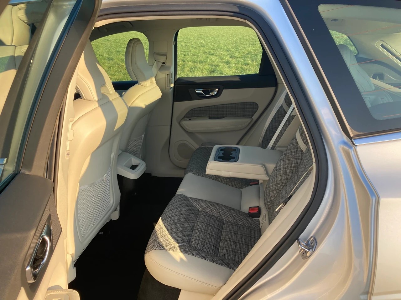 VOLVO XC60 D4 AWD Momentum Geartronic-image-7