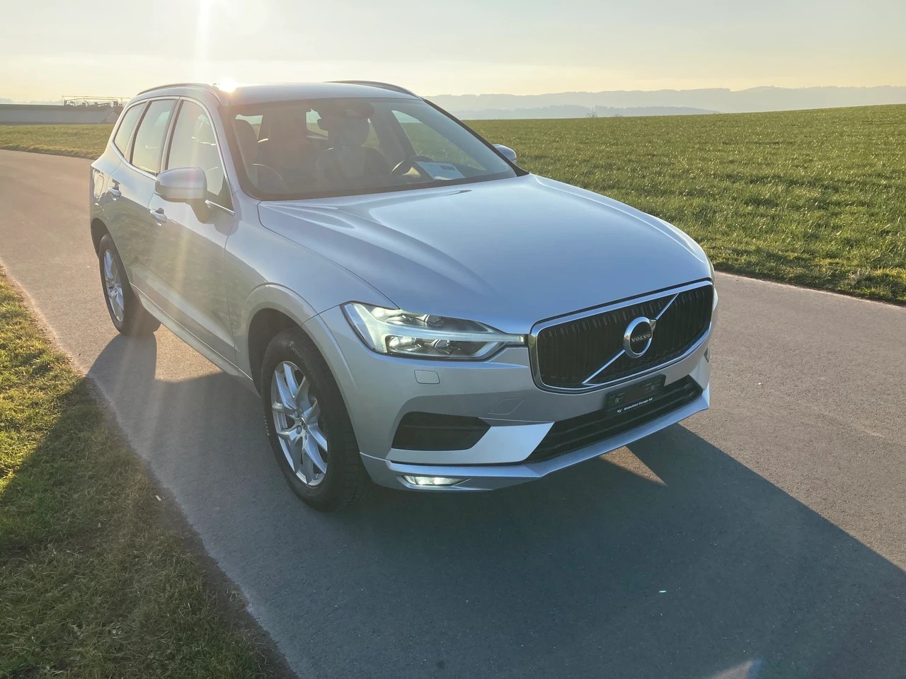 VOLVO XC60 D4 AWD Momentum Geartronic-image-1