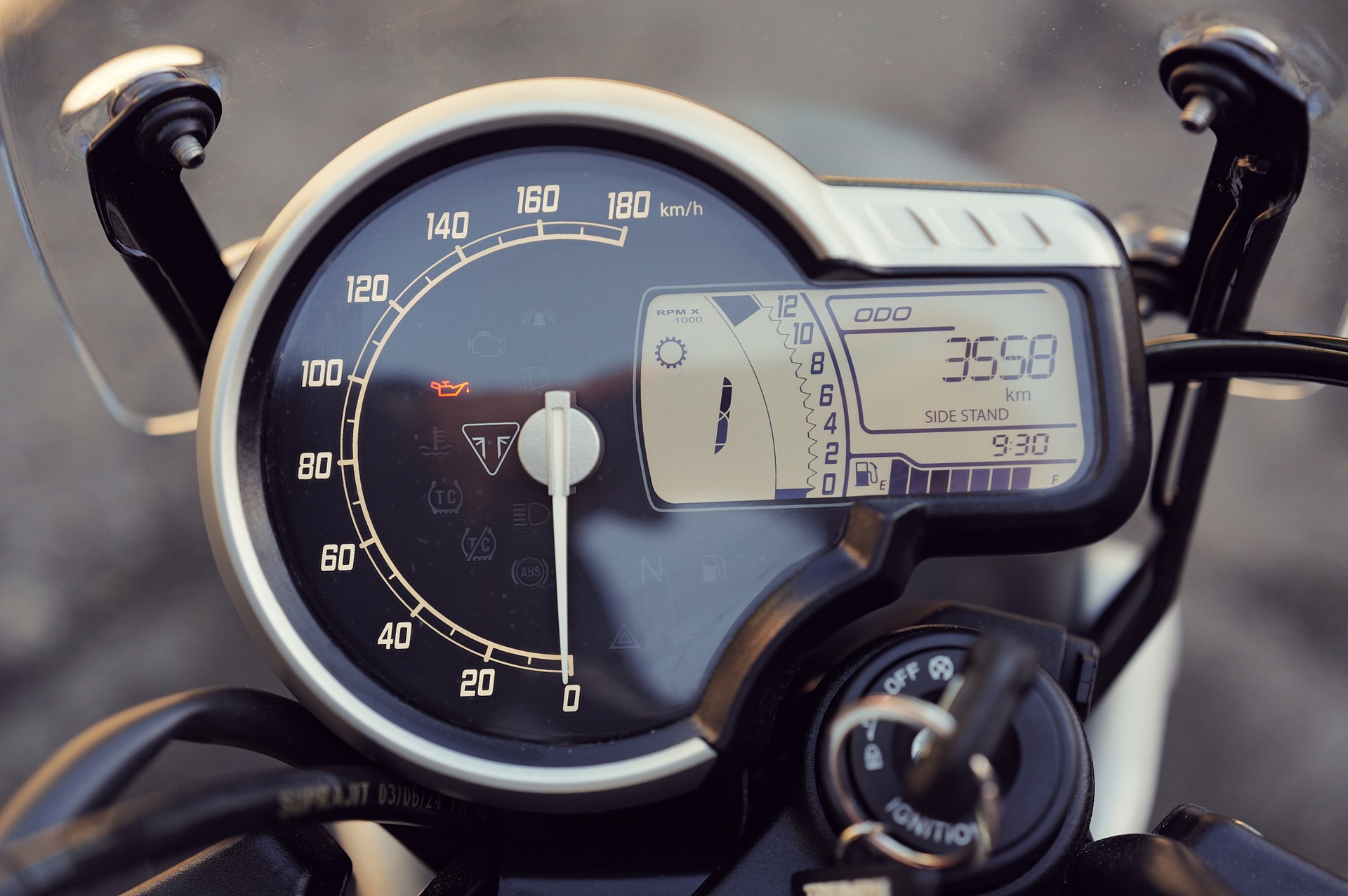TRIUMPH Scrambler 400X-image-4