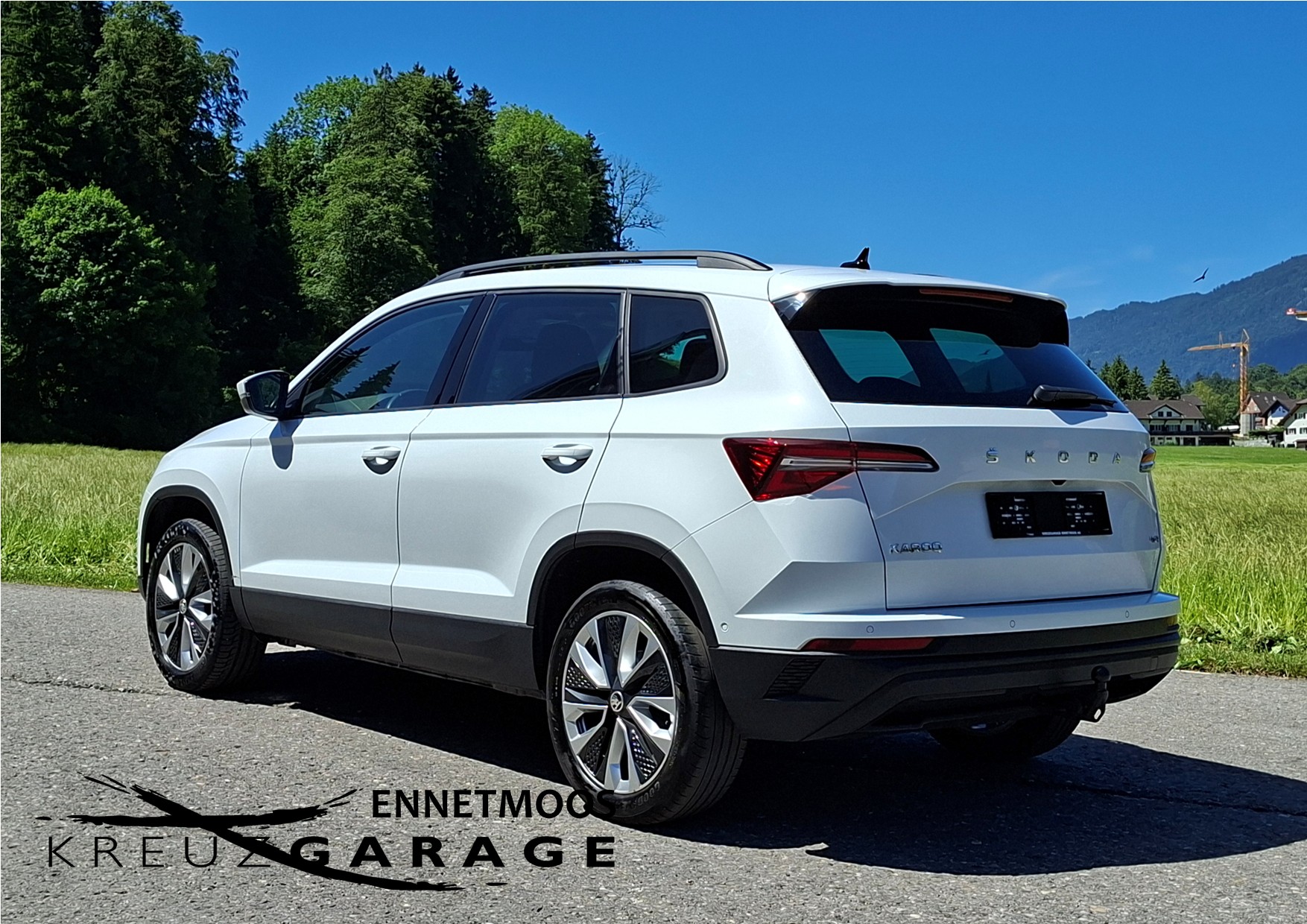 SKODA Karoq 2.0 TDI CR Style 4x4 DSG Anhängerkupplung+8-fach bereift*-image-2