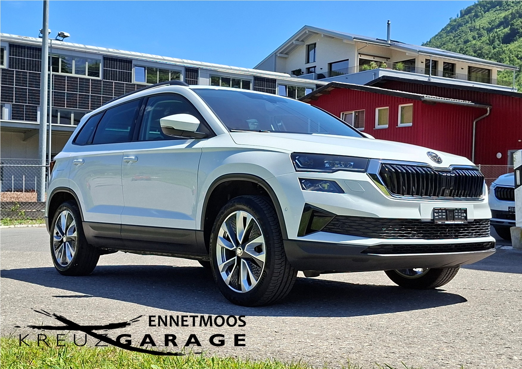 SKODA Karoq 2.0 TDI CR Style 4x4 DSG Anhängerkupplung+8-fach bereift*-image-3