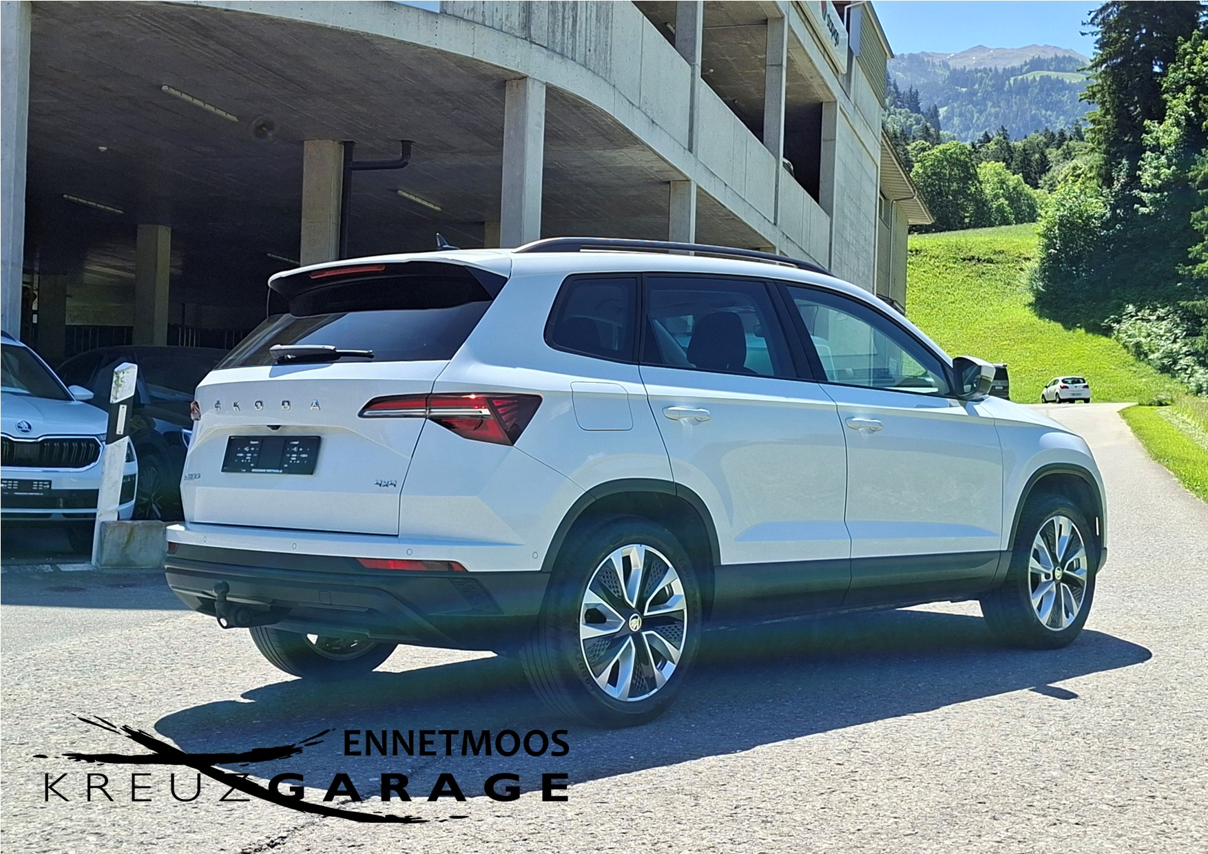 SKODA Karoq 2.0 TDI CR Style 4x4 DSG Anhängerkupplung+8-fach bereift*-image-5