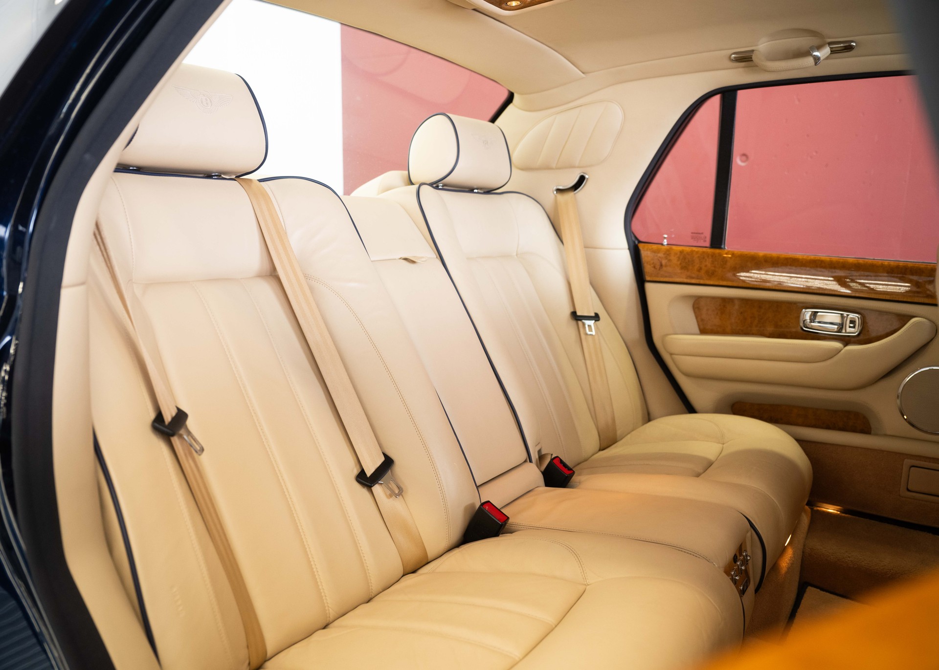 BENTLEY Arnage R (457 hp, sublime condition, full service history, 12-month warranty) - RESERVED !-image-25