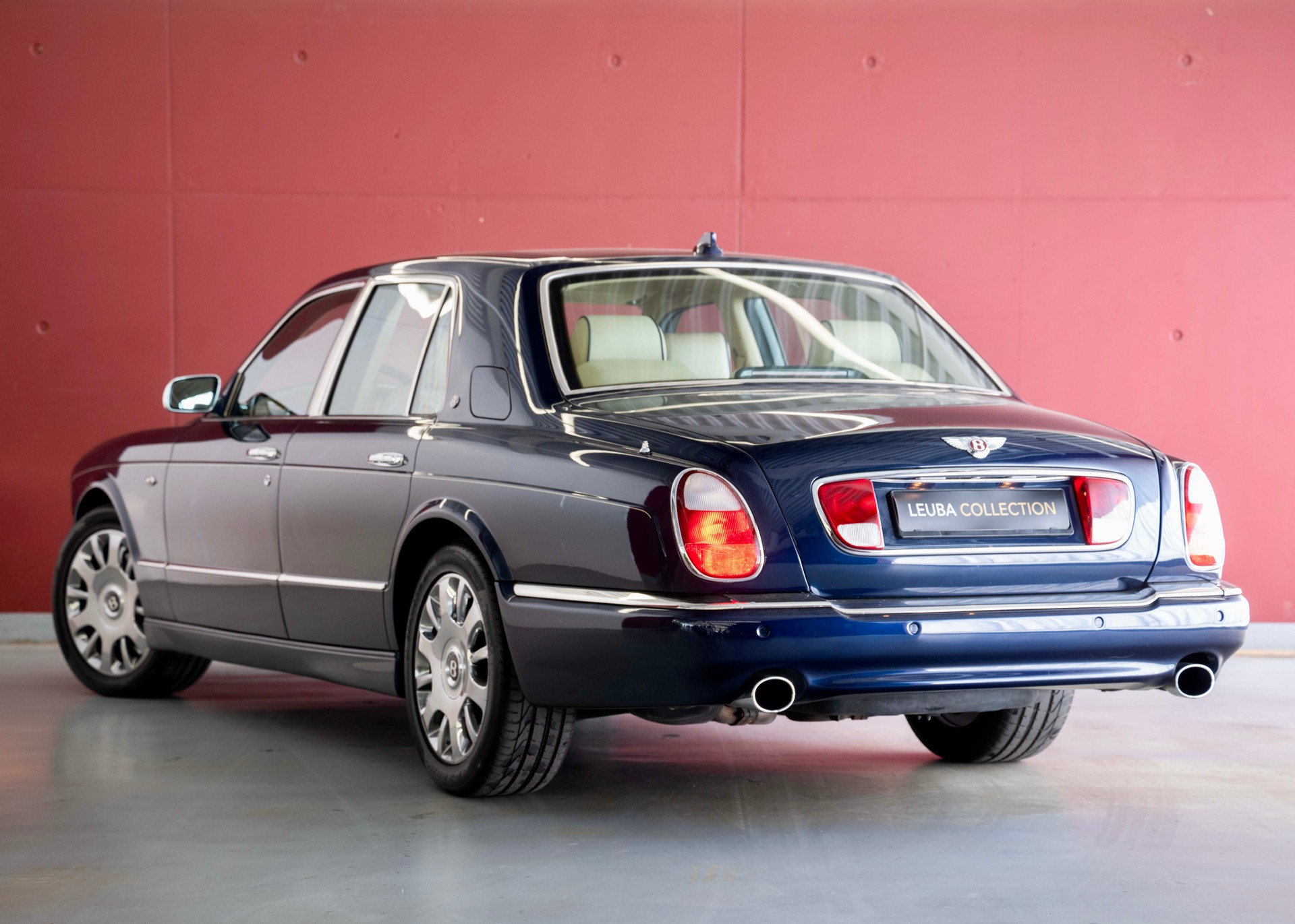 BENTLEY Arnage R (457 hp, sublime condition, full service history, 12-month warranty) - RESERVED !-showroom-element-1