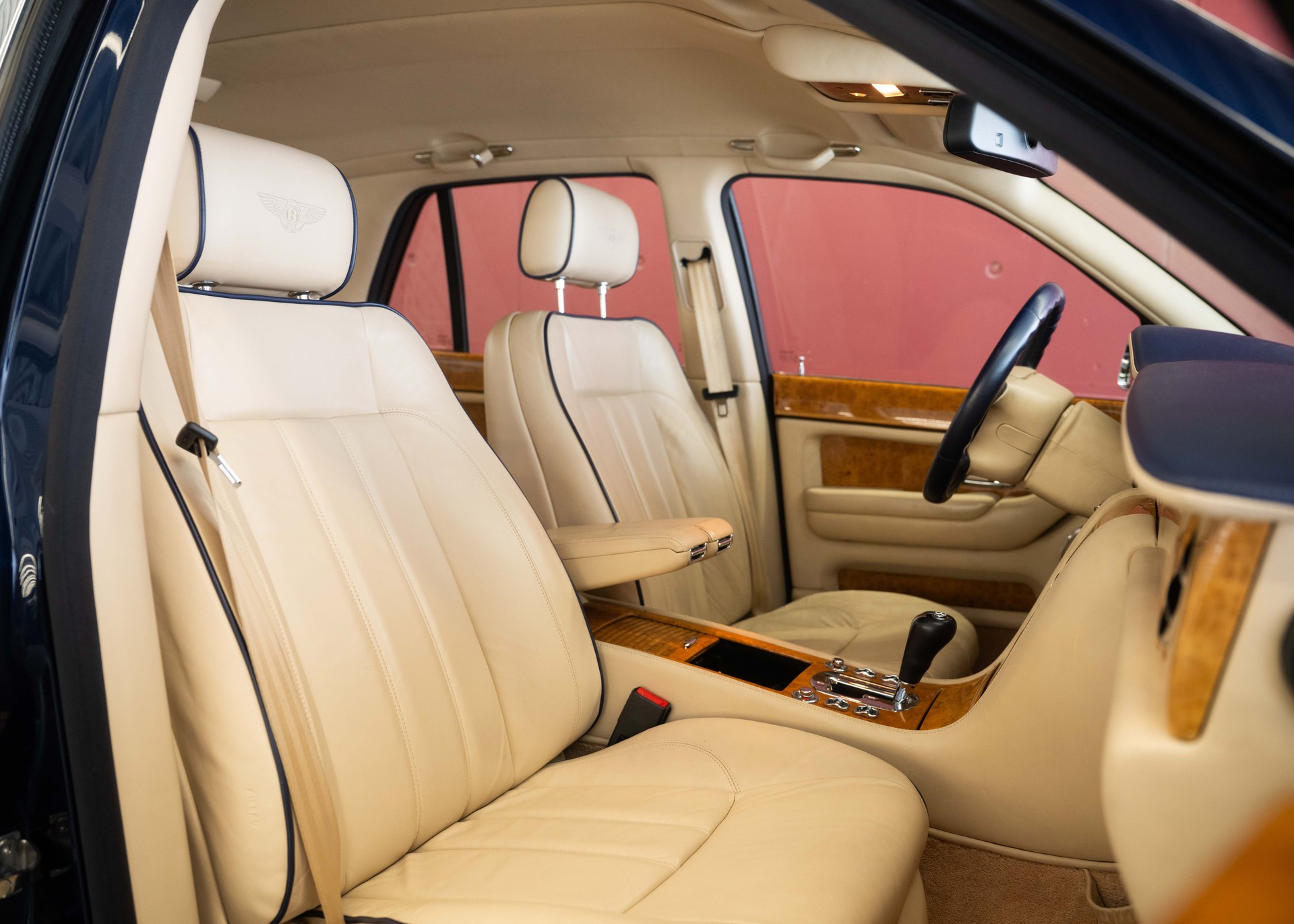 BENTLEY Arnage R (457 hp, sublime condition, full service history, 12-month warranty) - RESERVED !-image-24