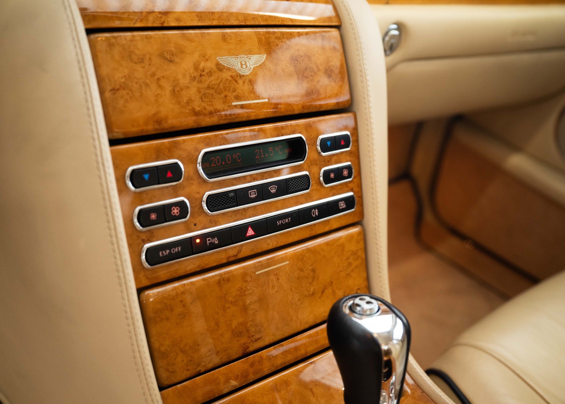 BENTLEY Arnage R (457 hp, sublime condition, full service history, 12-month warranty) - RESERVED !-image-28