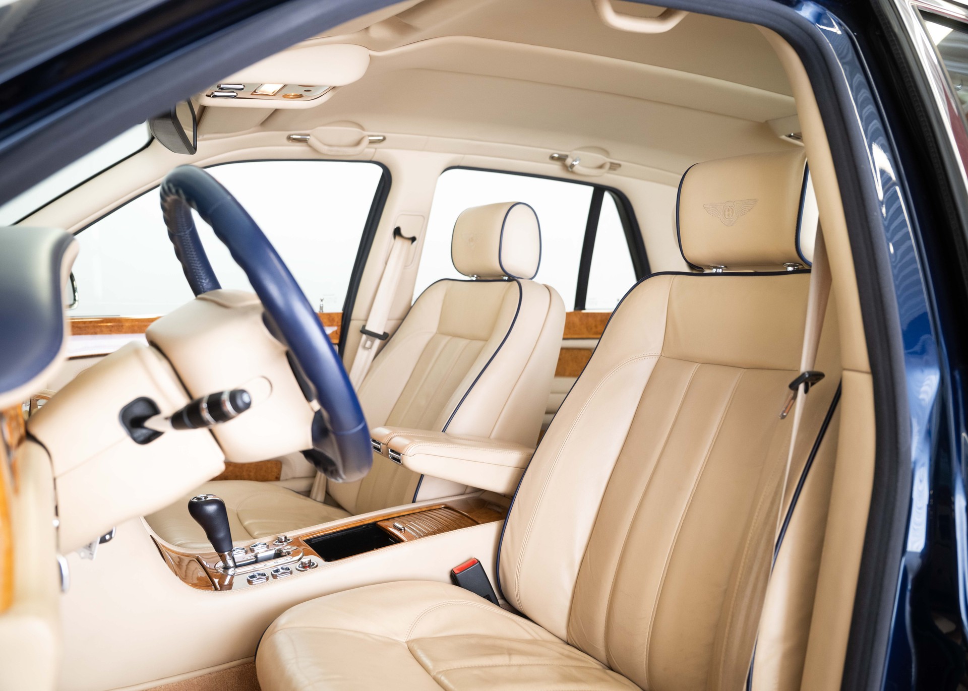 BENTLEY Arnage R (457 hp, sublime condition, full service history, 12-month warranty) - RESERVED !-image-22