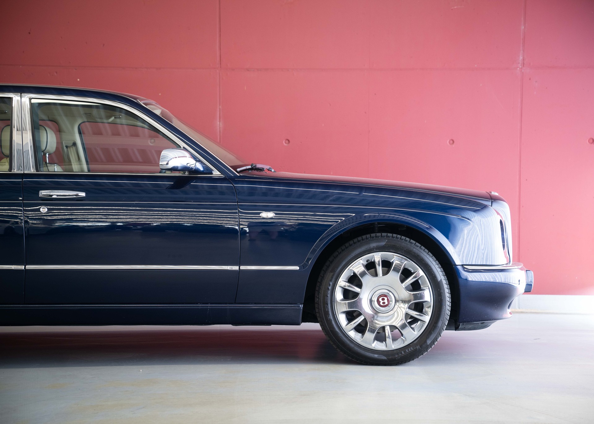 BENTLEY Arnage R (457 hp, sublime condition, full service history, 12-month warranty) - RESERVED !-image-8
