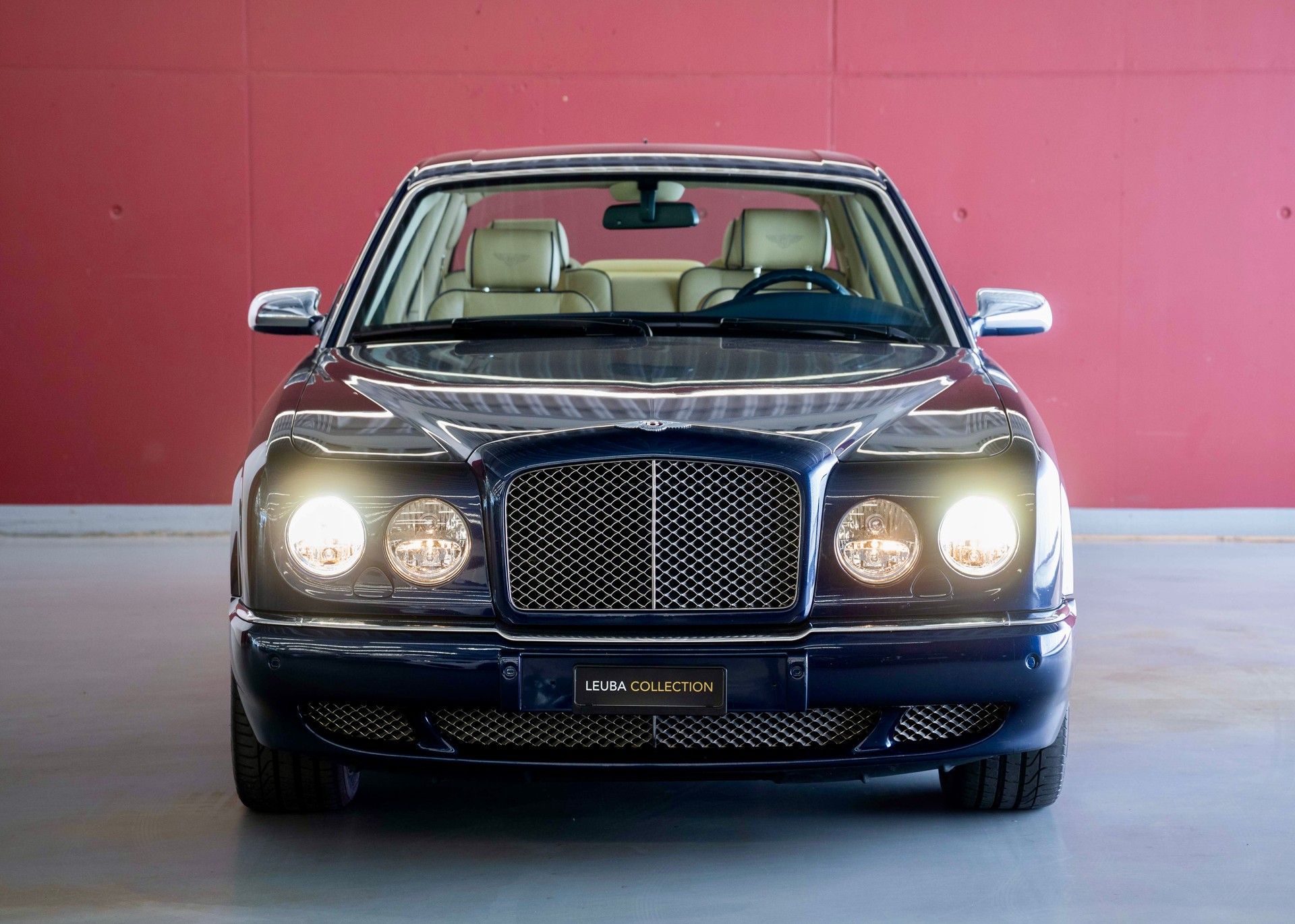 BENTLEY Arnage R (457 hp, sublime condition, full service history, 12-month warranty) - RESERVED !-showroom-element-2