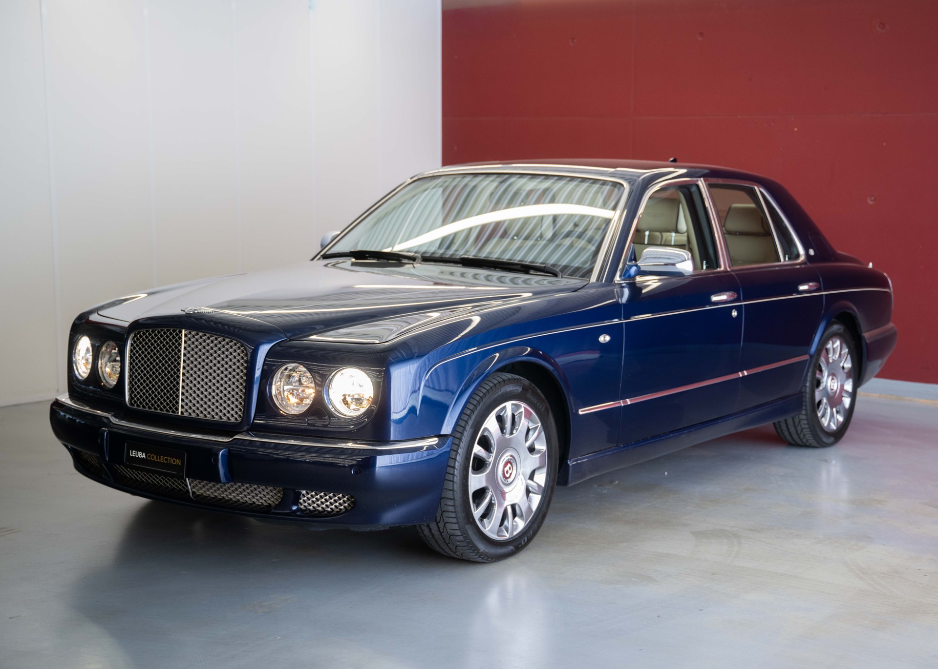 BENTLEY Arnage R (457 hp, sublime condition, full service history, 12-month warranty) - RESERVED !-image-4