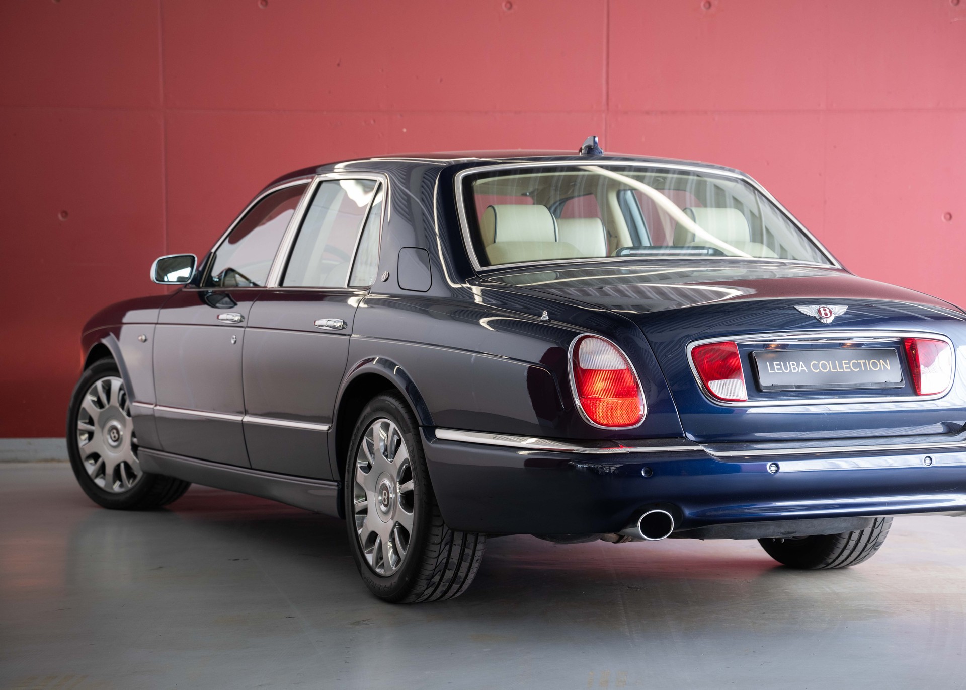 BENTLEY Arnage R (457 hp, sublime condition, full service history, 12-month warranty) - RESERVED !-image-10
