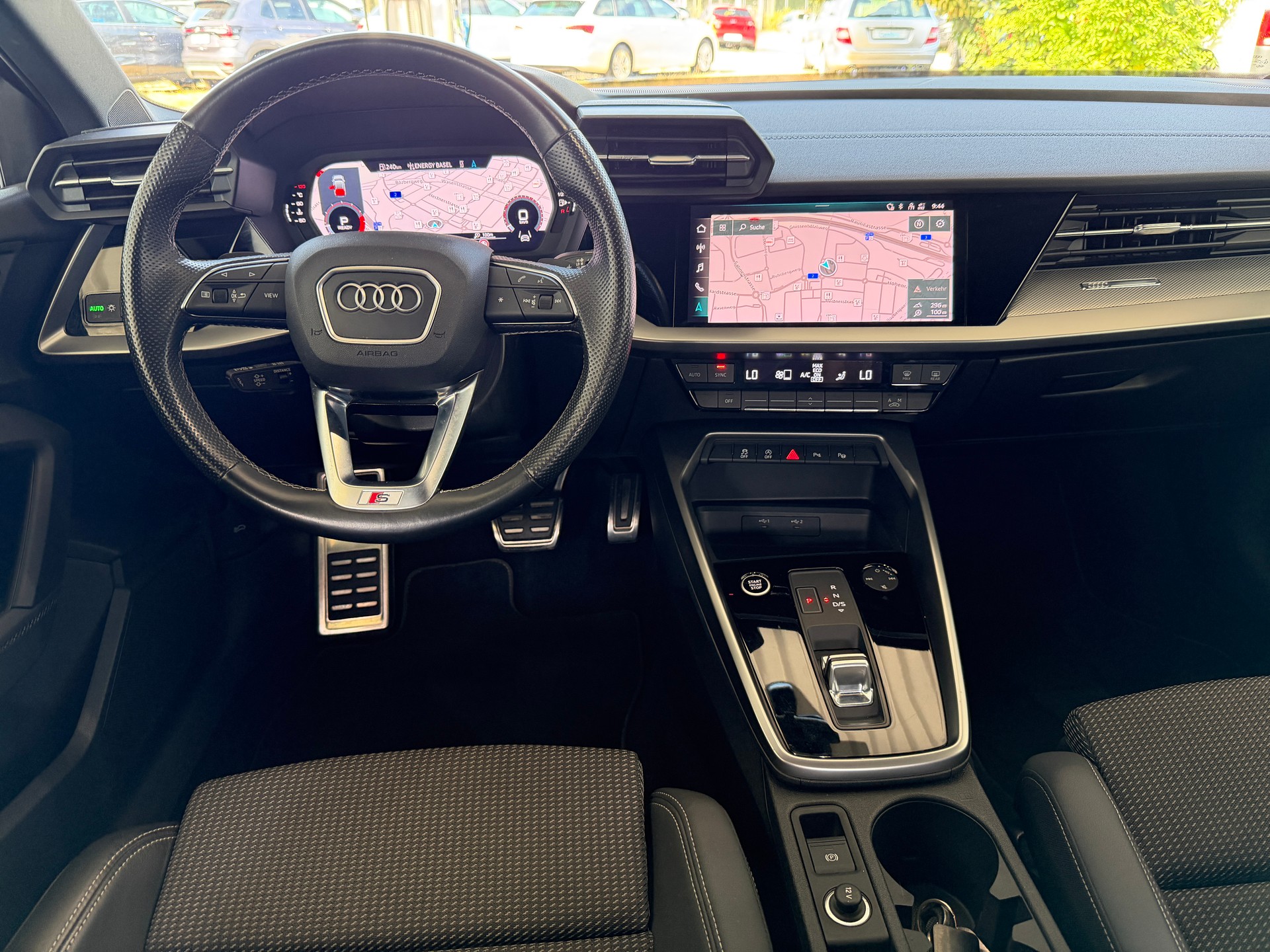 AUDI A3 Sportback 35 TFSI S line Attraction S-tronic-showroom-element-1