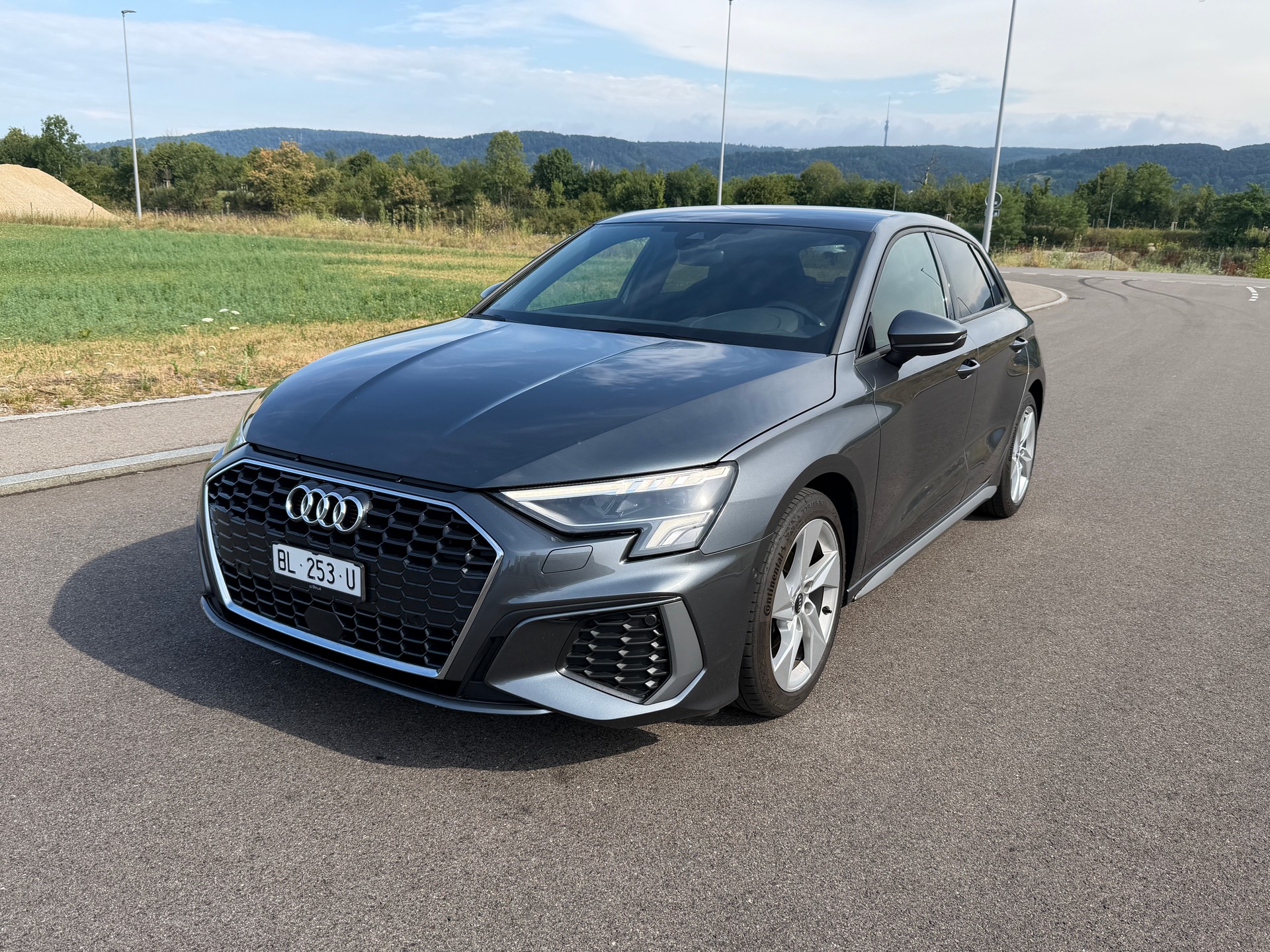 AUDI A3 Sportback 35 TFSI S line Attraction S-tronic-image-4