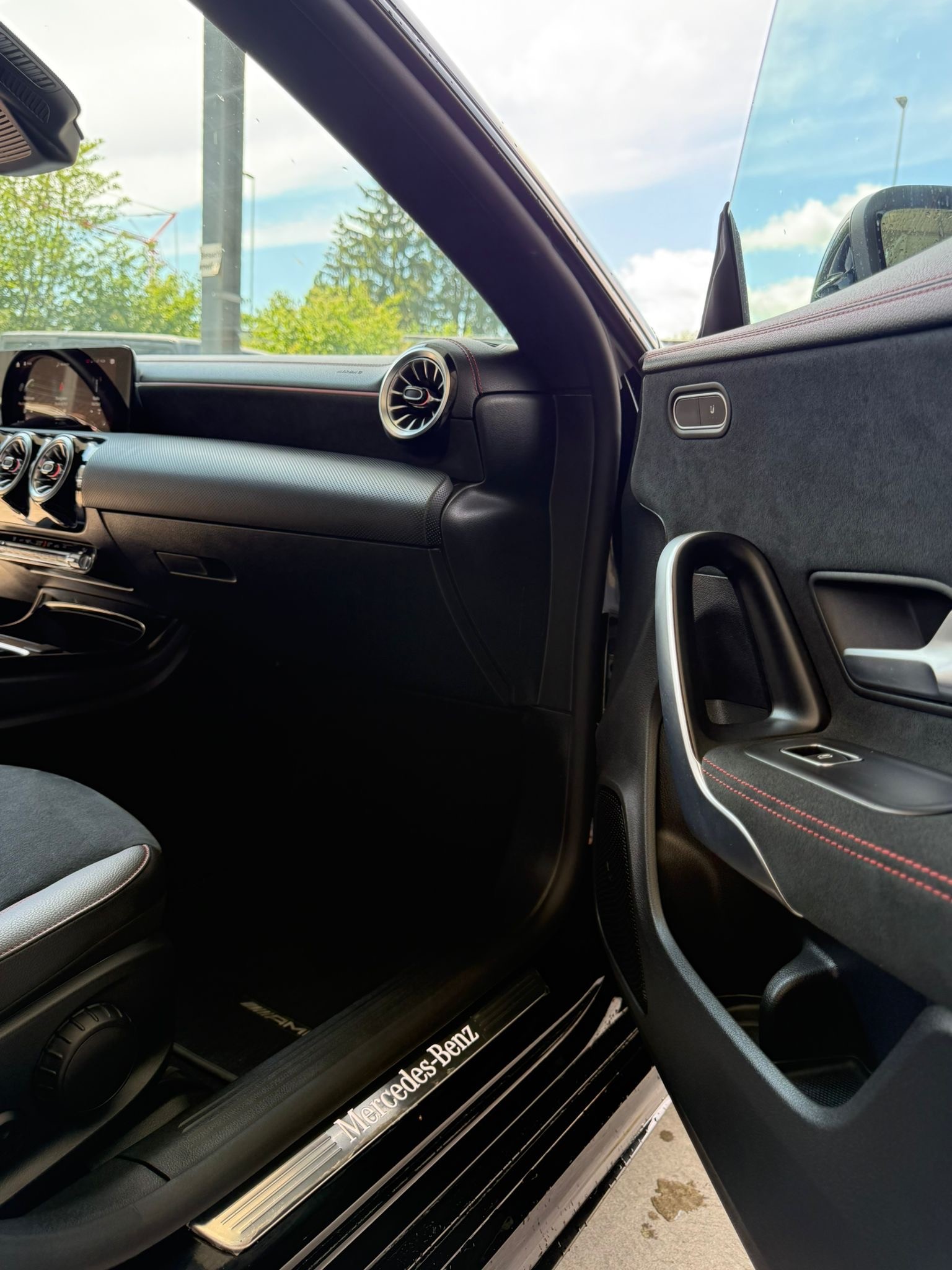 MERCEDES-BENZ CLA 200-image-12