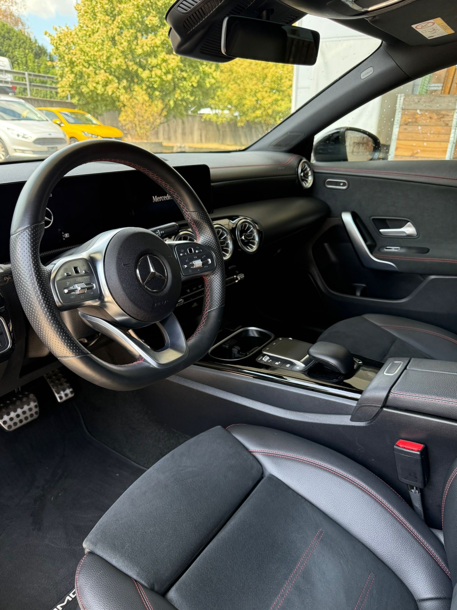 MERCEDES-BENZ CLA 200-image-8