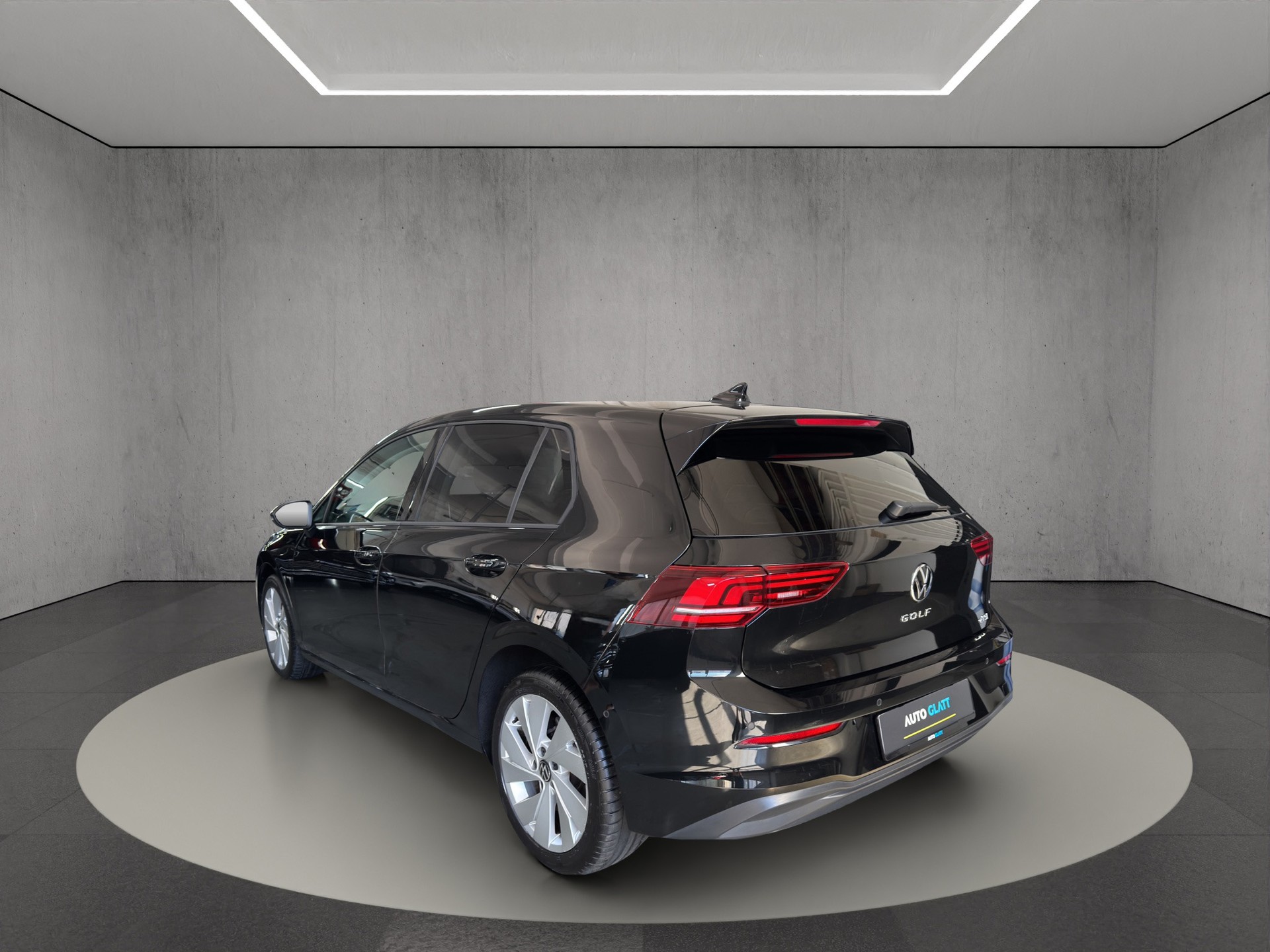 VW Golf 1.5 e TSI DSG Facelift "Panorama-RF.-Kamera"-image-4