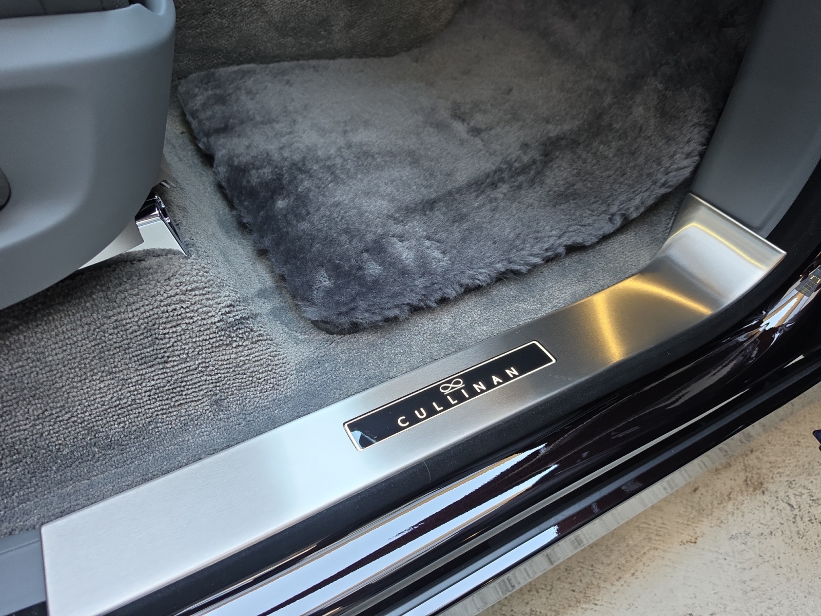 ROLLS-ROYCE Cullinan Serie II - Black Badge - Neuwagen-image-12