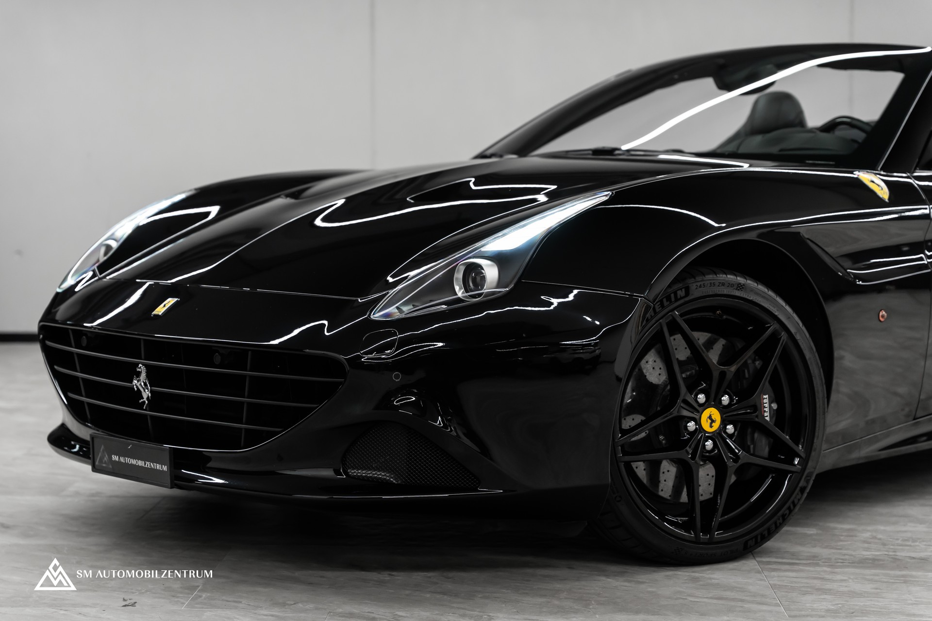 FERRARI California 3.9 V8 T / Carbon Interieur / Rückfahrkamera / Keramik Bremsen / Apple Carplay-showroom-element-3