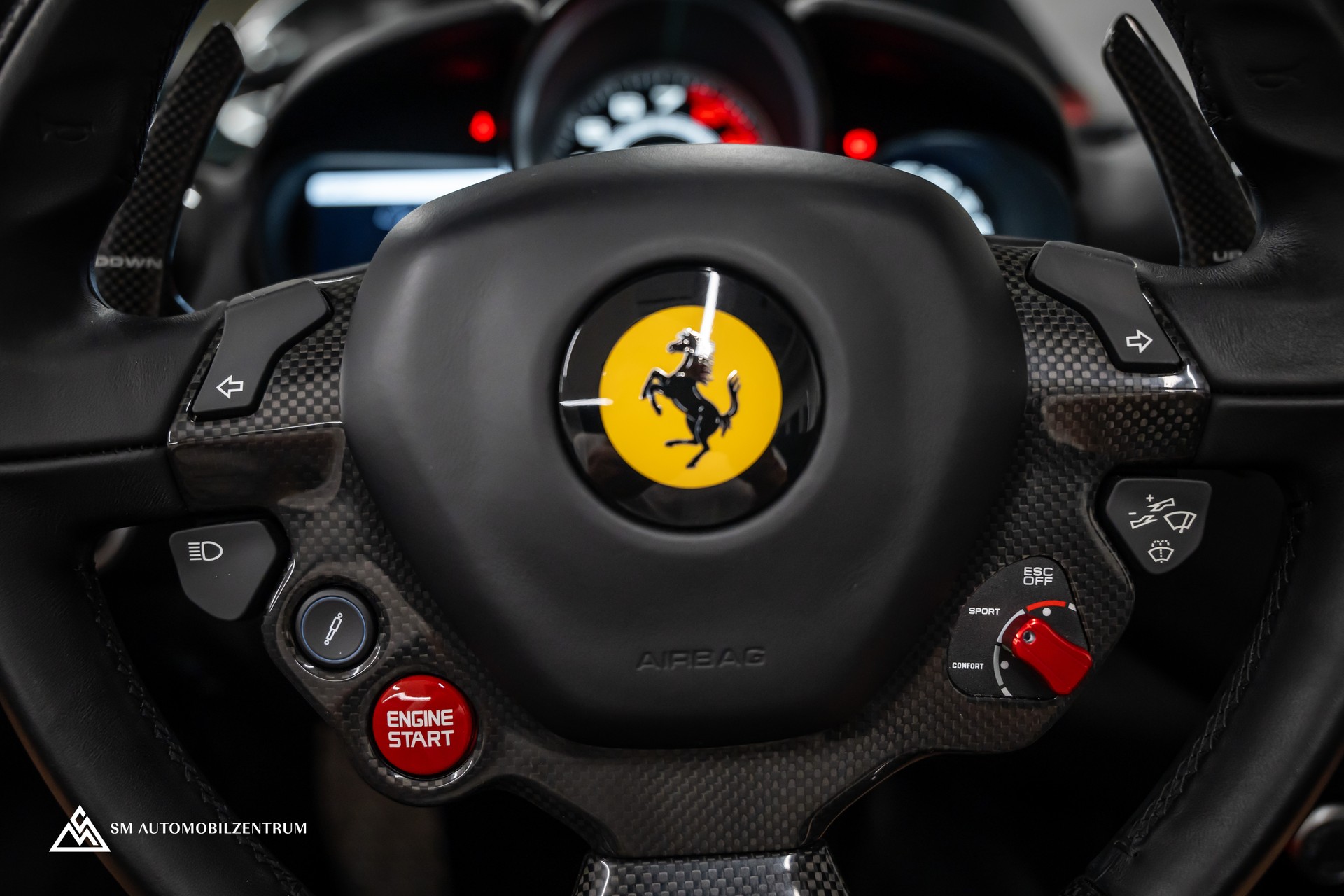 FERRARI California 3.9 V8 T / Carbon Interieur / Rückfahrkamera / Keramik Bremsen / Apple Carplay-image-22