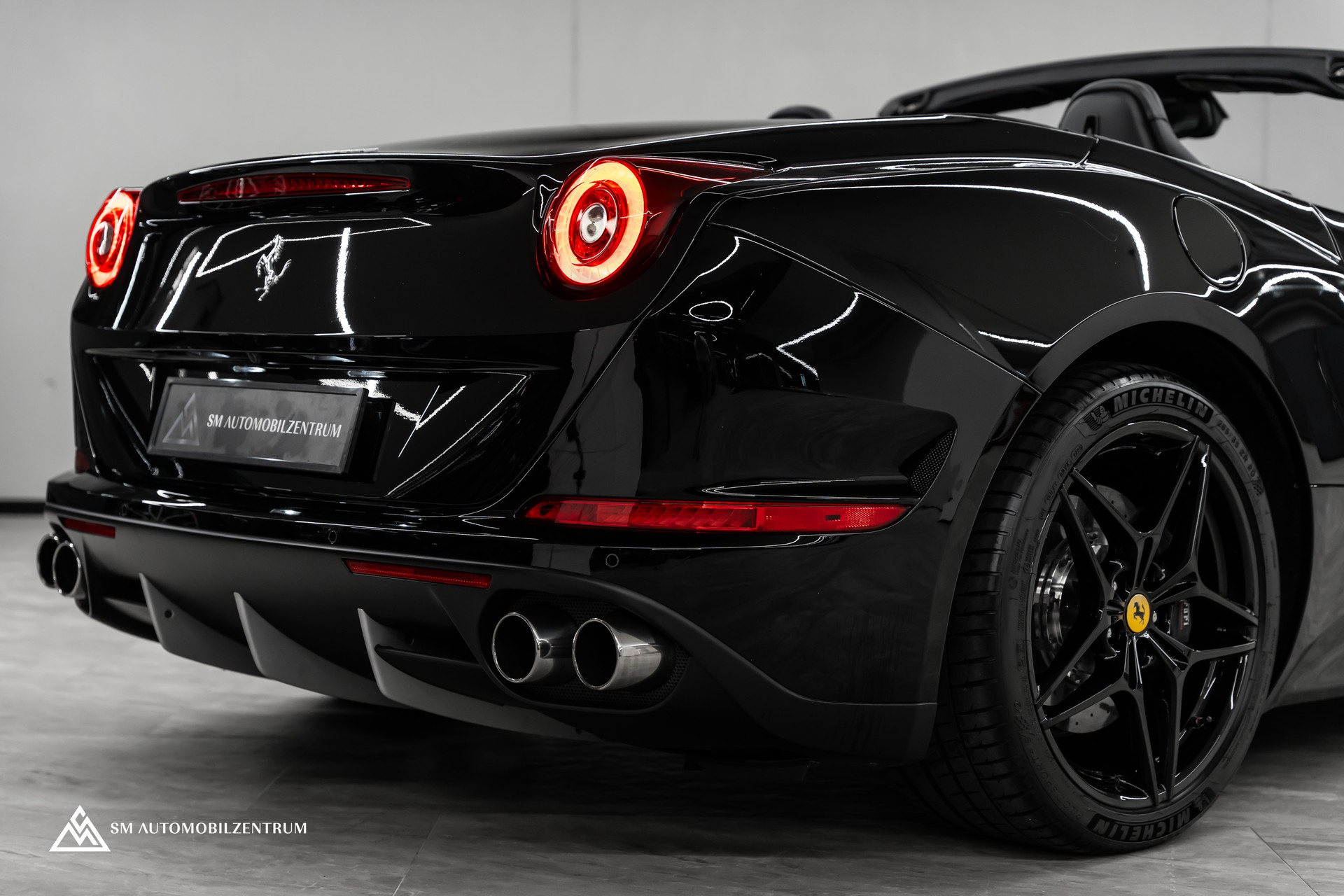 FERRARI California 3.9 V8 T / Carbon Interieur / Rückfahrkamera / Keramik Bremsen / Apple Carplay-image-10