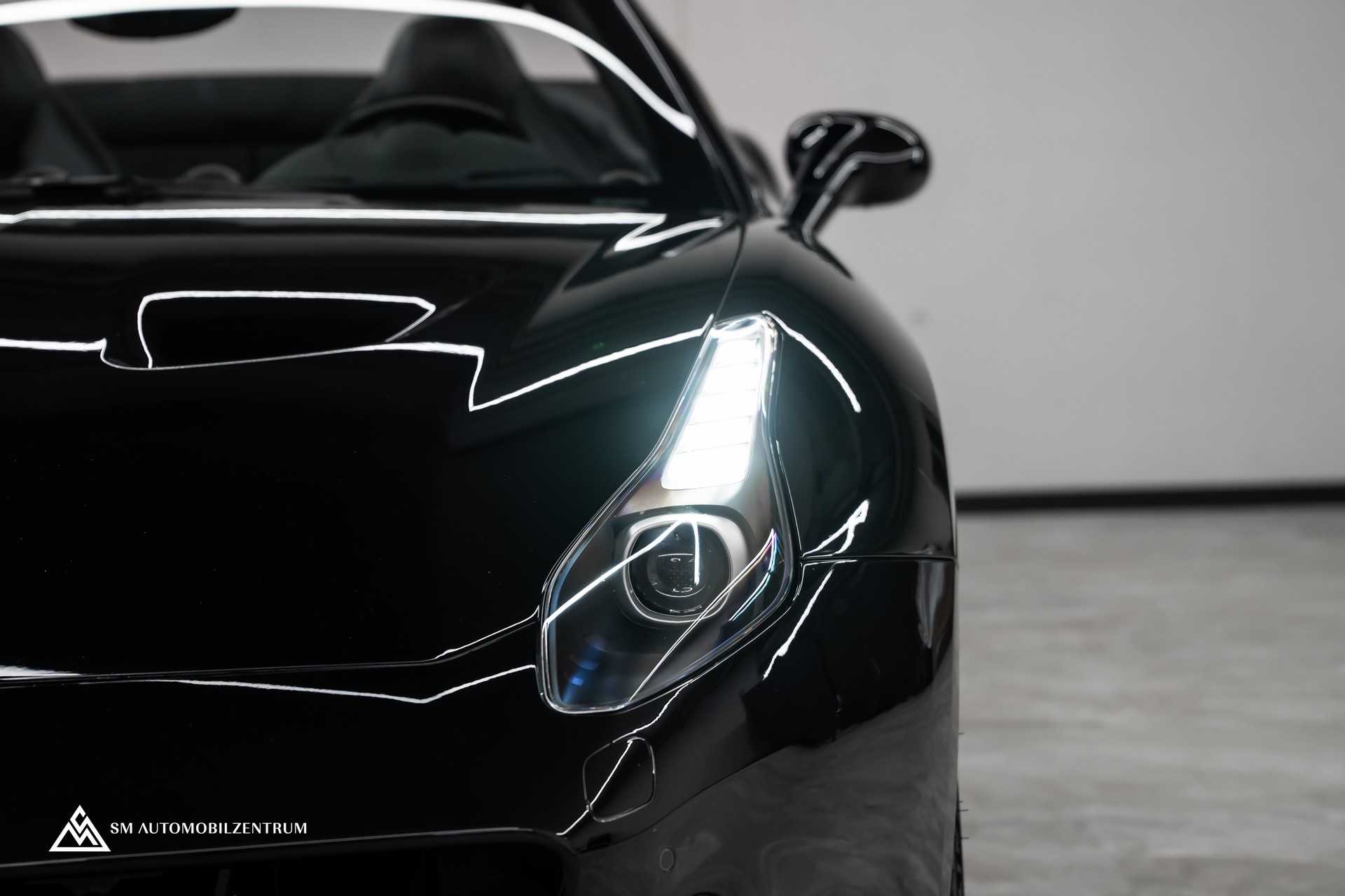 FERRARI California 3.9 V8 T / Carbon Interieur / Rückfahrkamera / Keramik Bremsen / Apple Carplay-showroom-element-2
