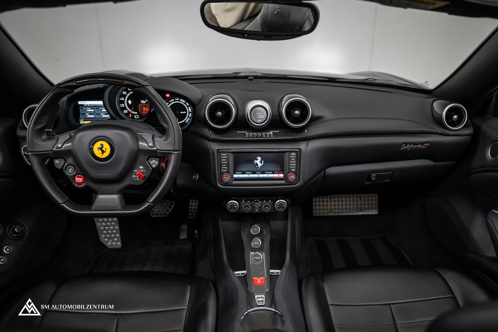 FERRARI California 3.9 V8 T / Carbon Interieur / Rückfahrkamera / Keramik Bremsen / Apple Carplay-image-14