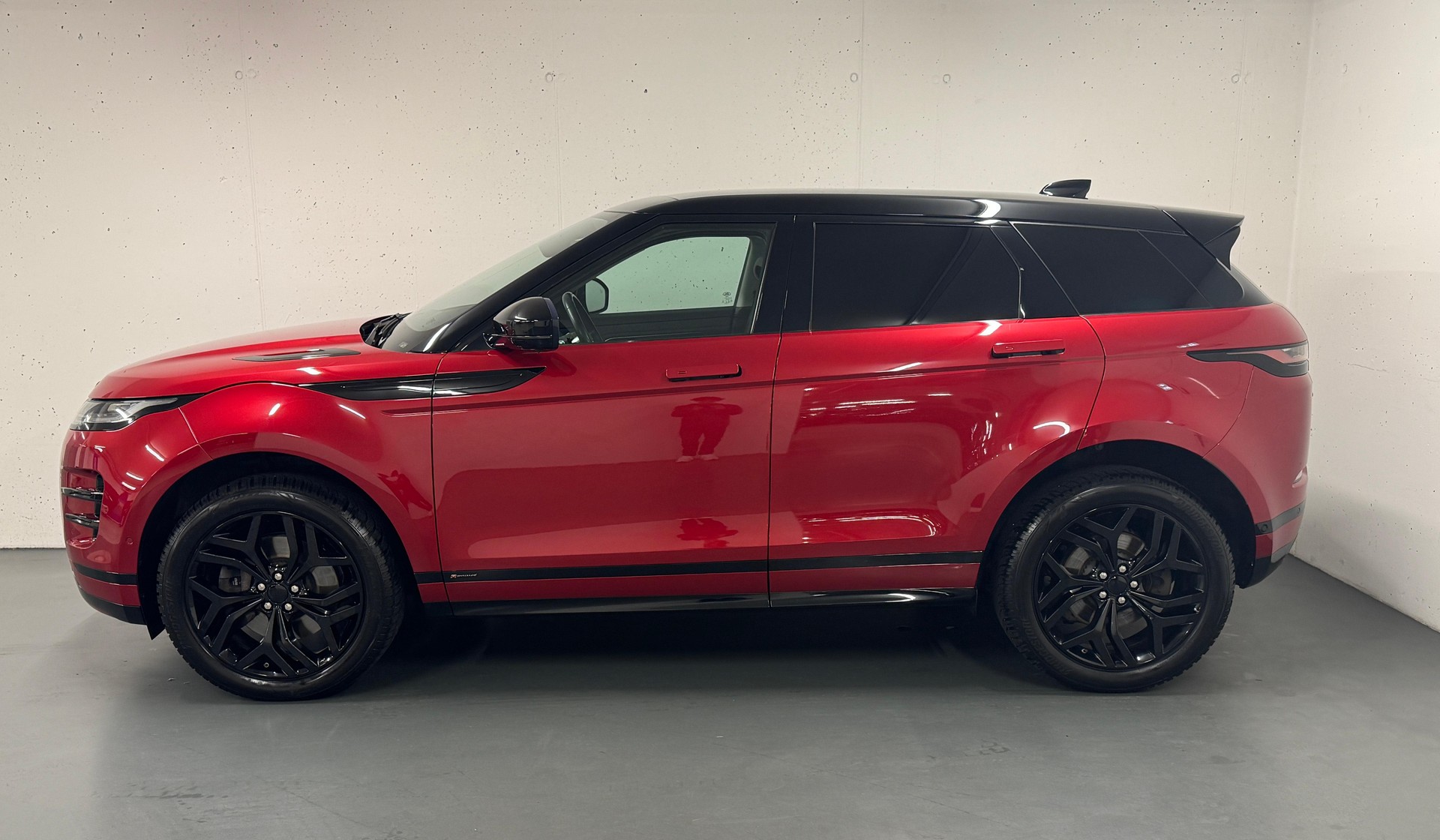 LAND ROVER Range Rover Evoque 2.0 D 240 R-Dynamic SE-showroom-element-3