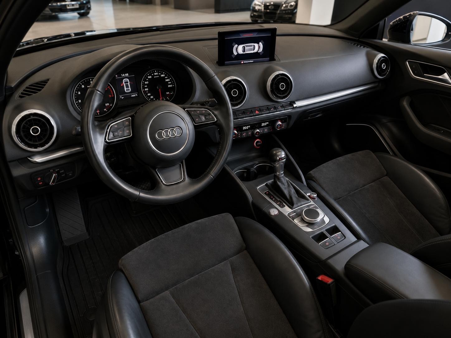 AUDI A3 Cabriolet 1.8 TFSI Ambition S-tronic-image-9