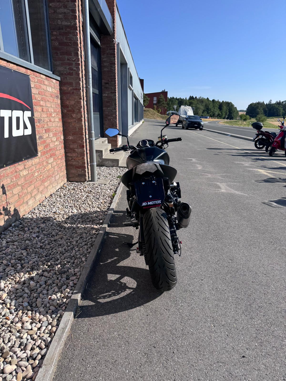 KAWASAKI Z 750 R ABS Akropovic-image-3