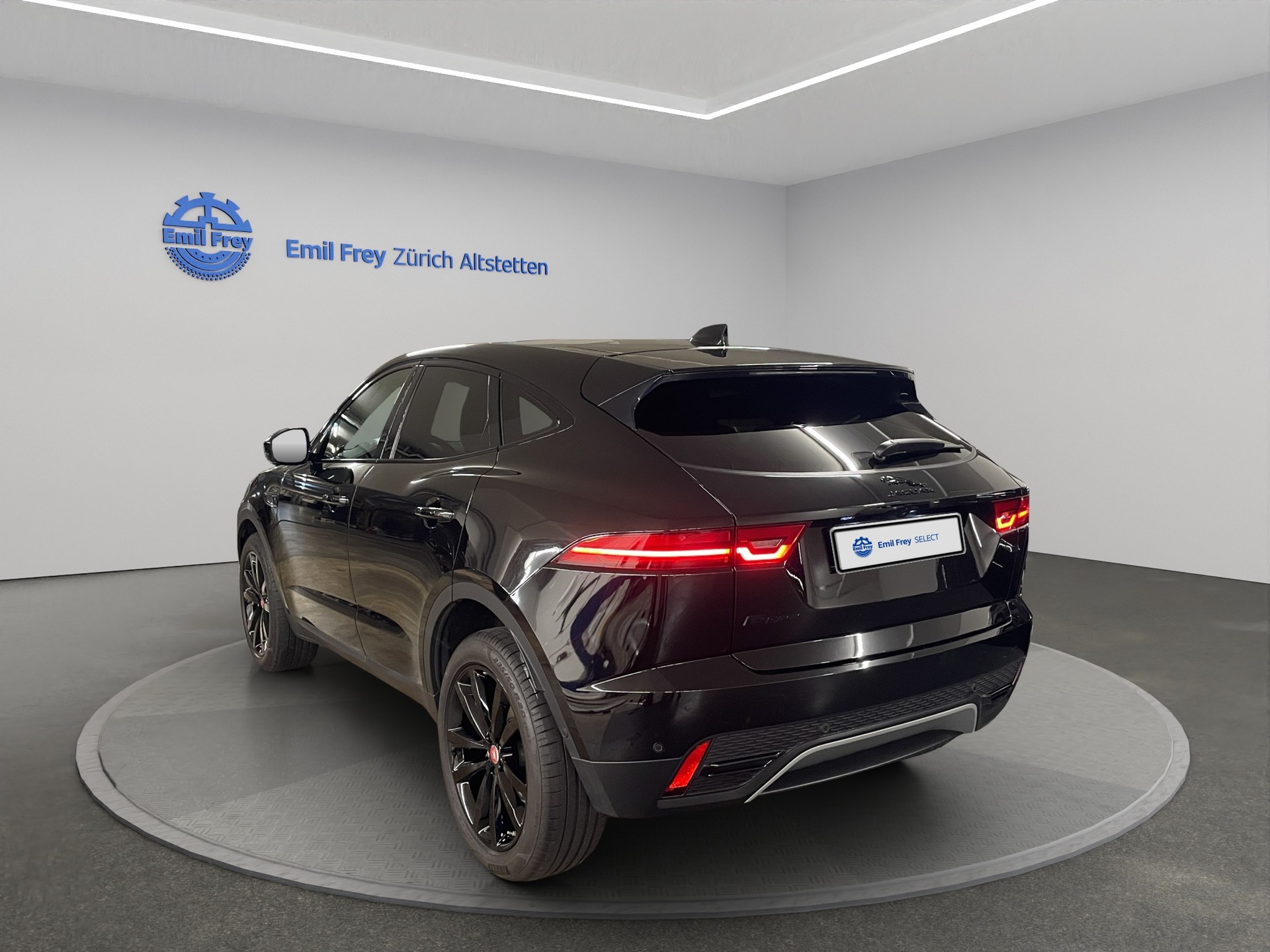 JAGUAR E-Pace 2.0 D I4 165 SE AWD-showroom-element-1