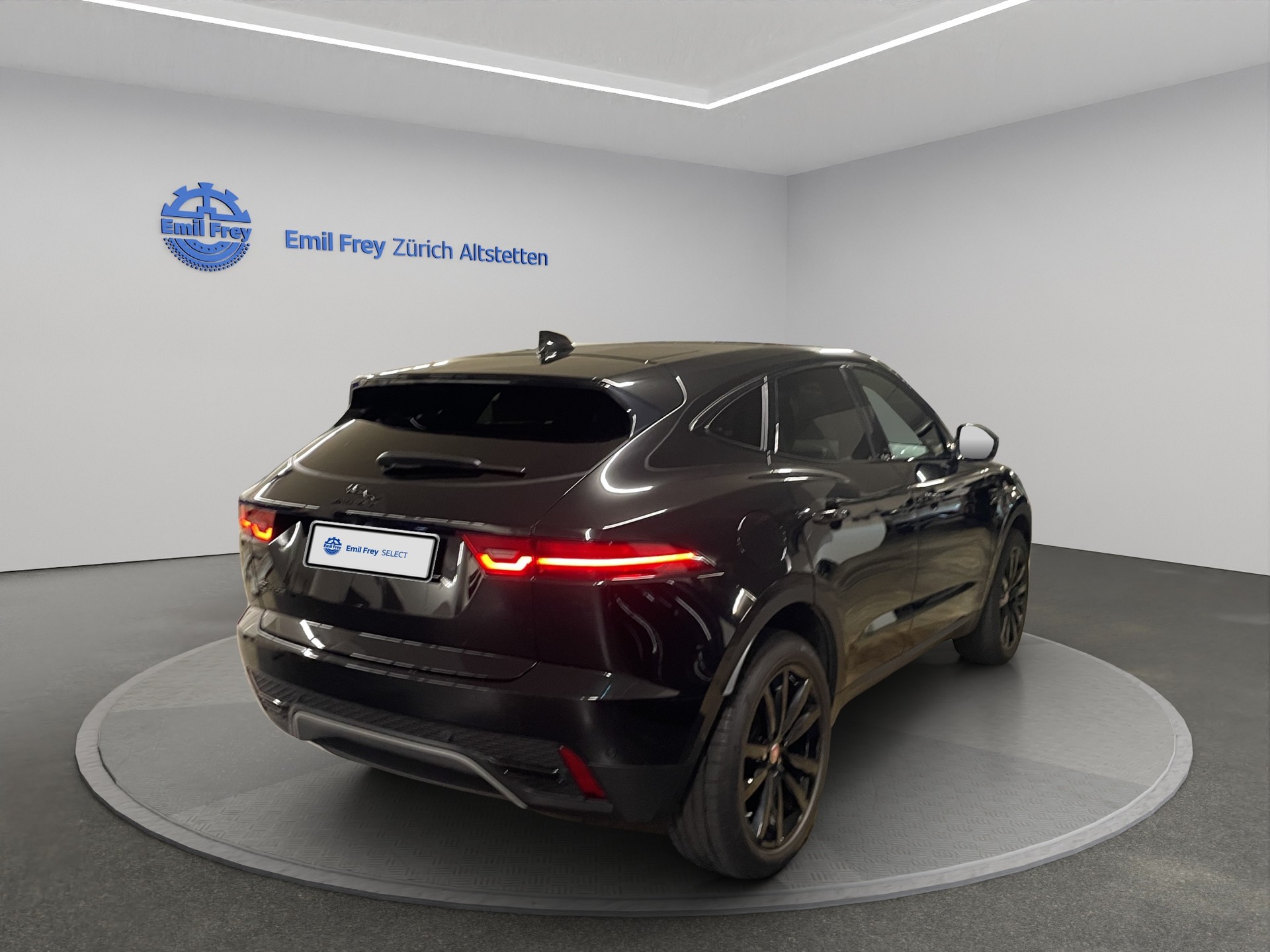 JAGUAR E-Pace 2.0 D I4 165 SE AWD-showroom-element-2