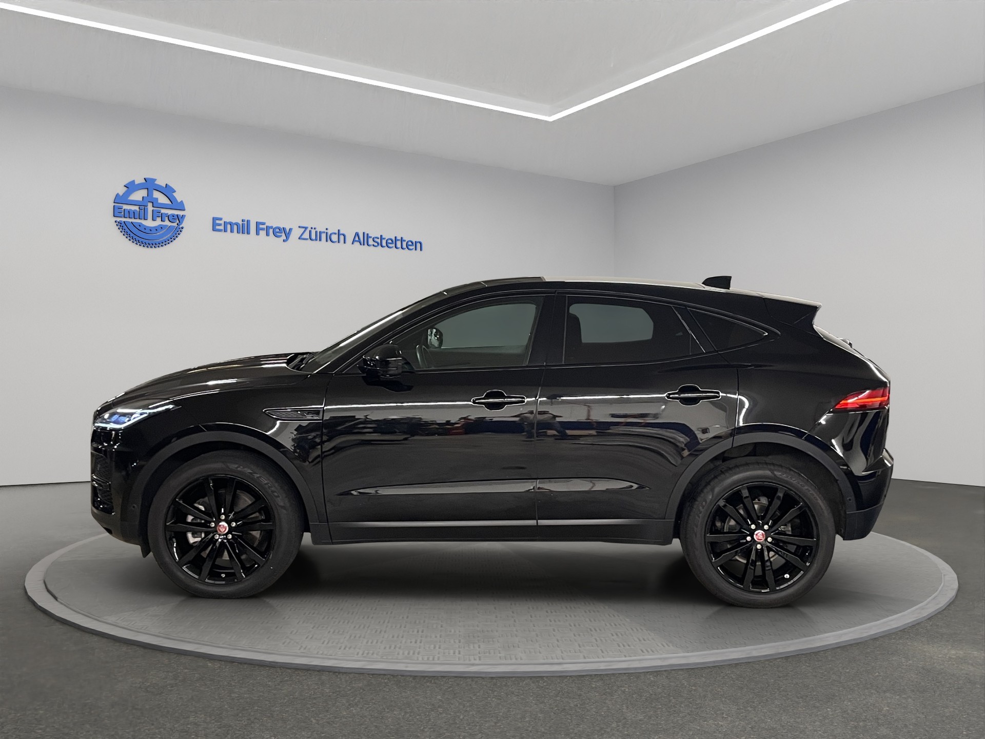 JAGUAR E-Pace 2.0 D I4 165 SE AWD-showroom-element-3