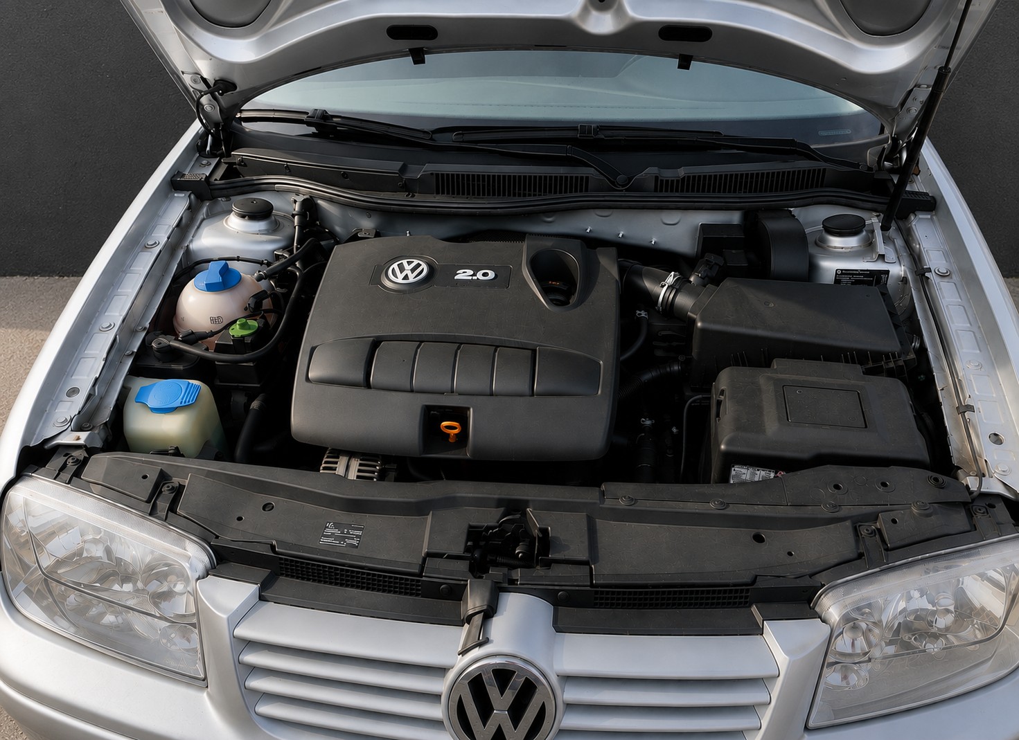 VW Bora Variant 2.0 Automat-showroom-element-3