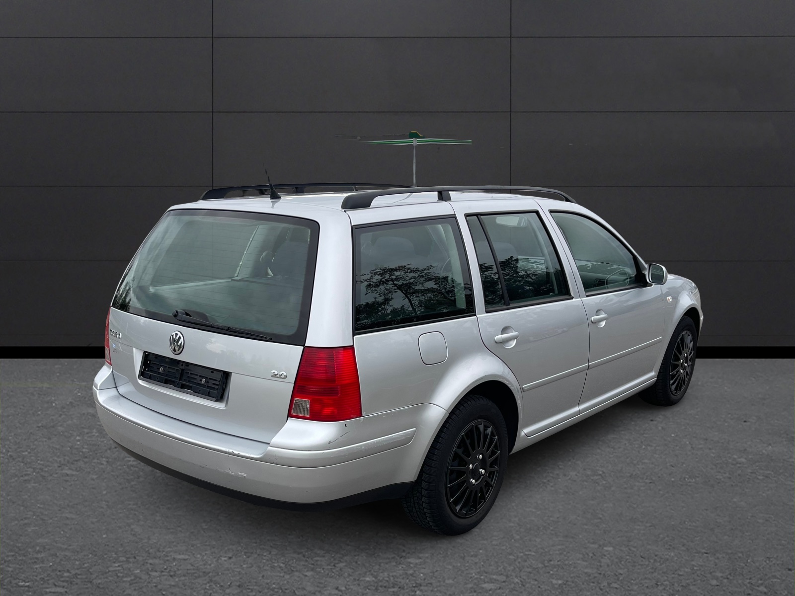 VW Bora Variant 2.0 Automat-image-5