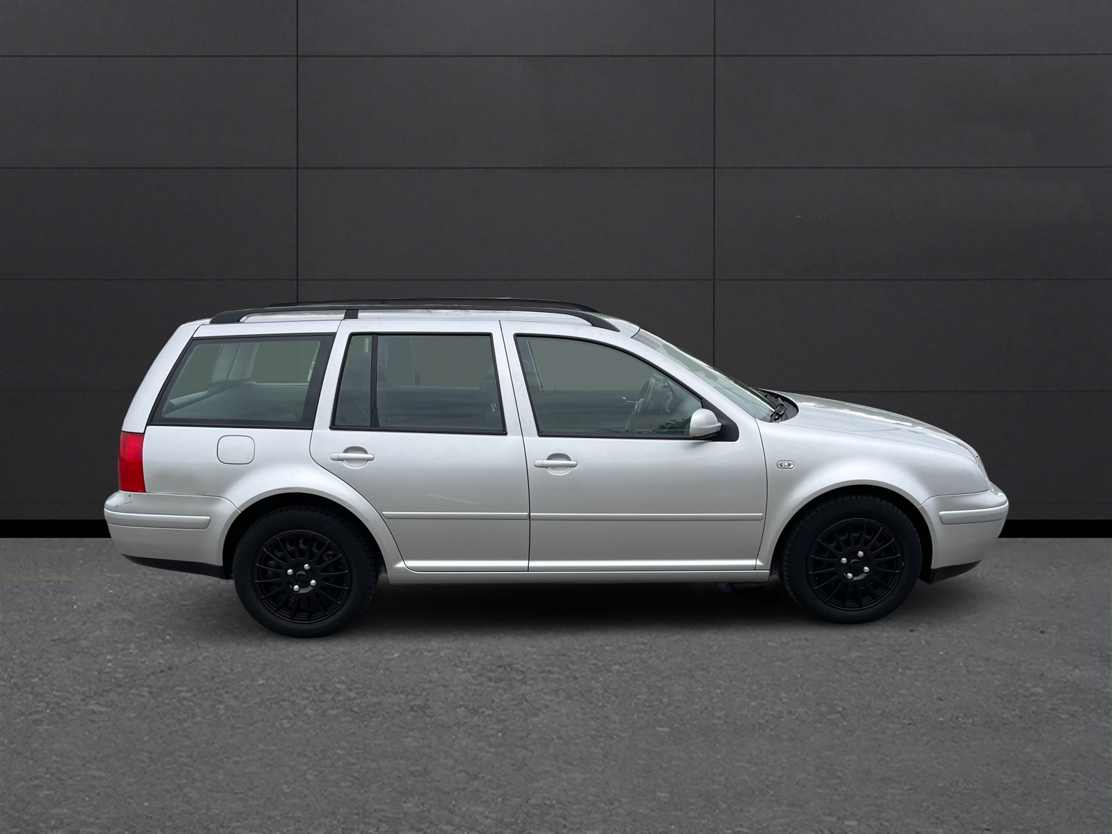 VW Bora Variant 2.0 Automat-image-4