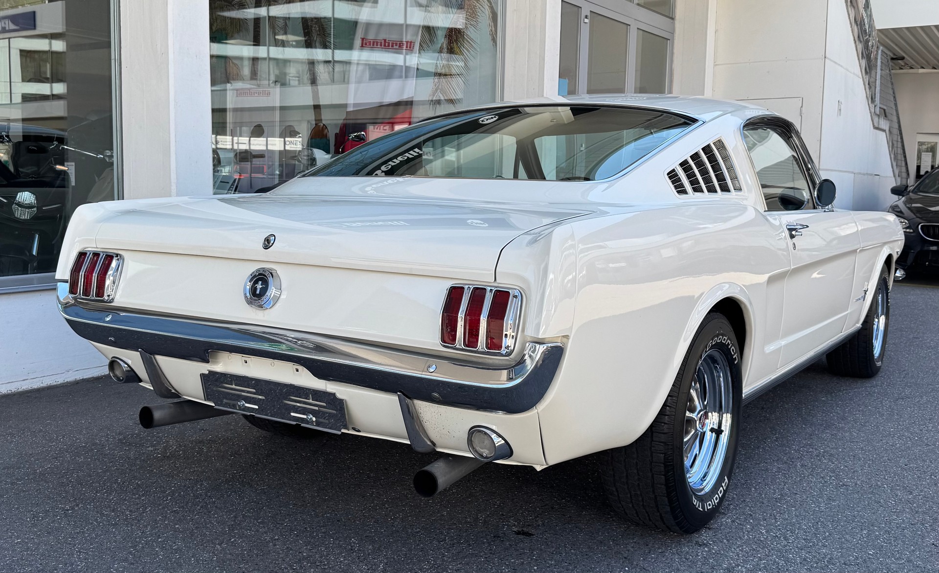 FORD V8 Fastback 302-image-4