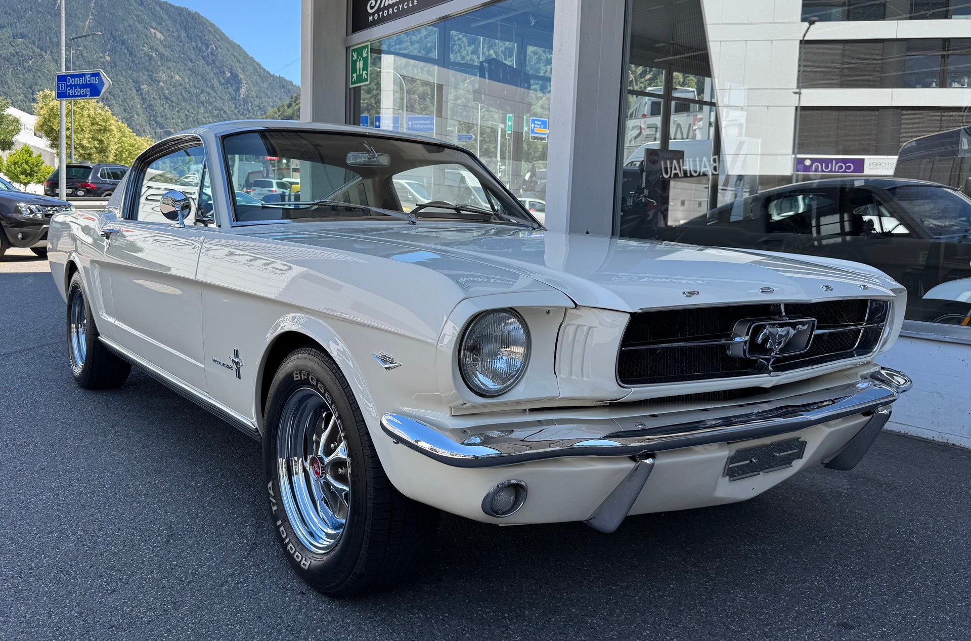 FORD V8 Fastback 302