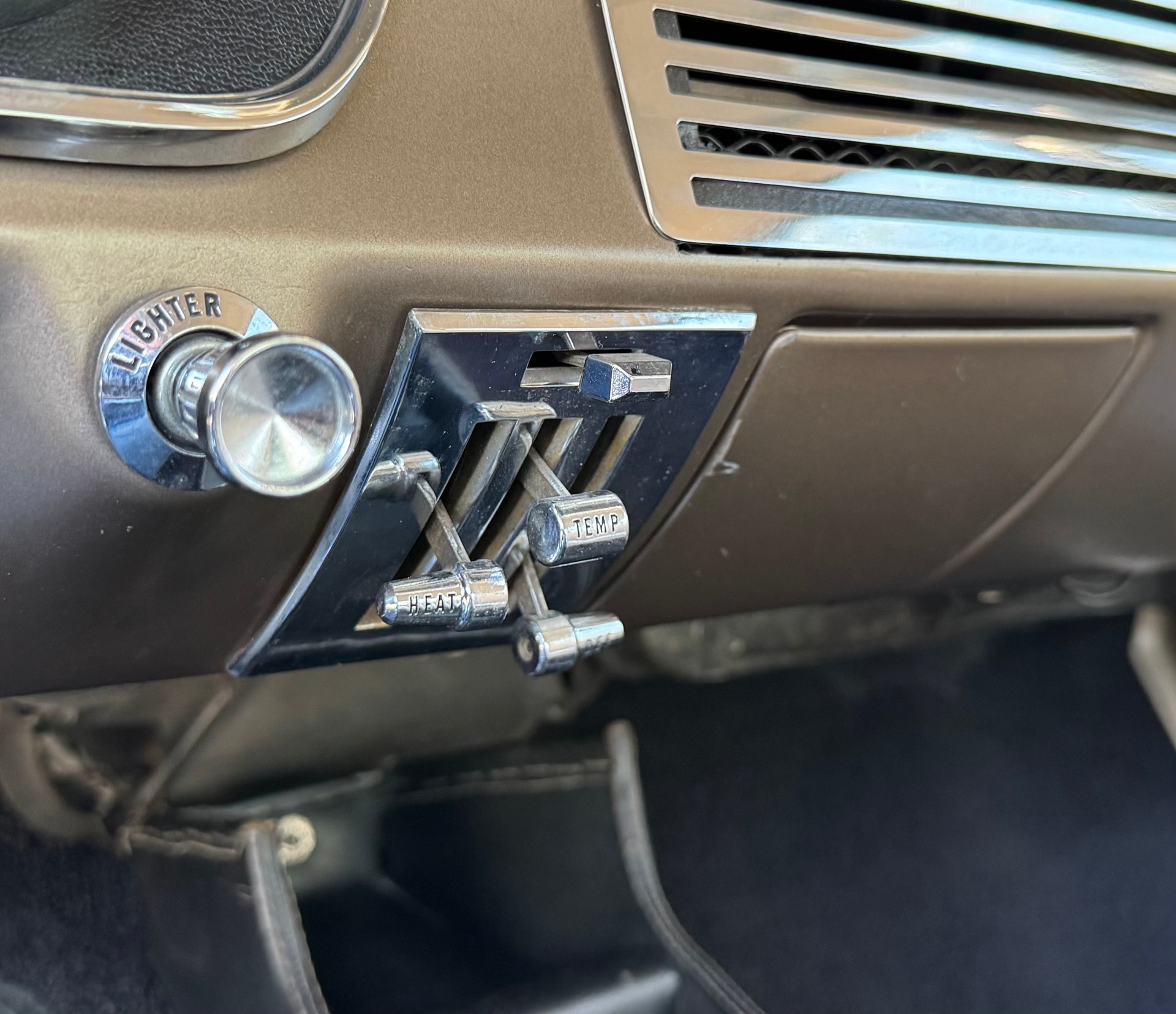 FORD V8 Fastback 302-image-19